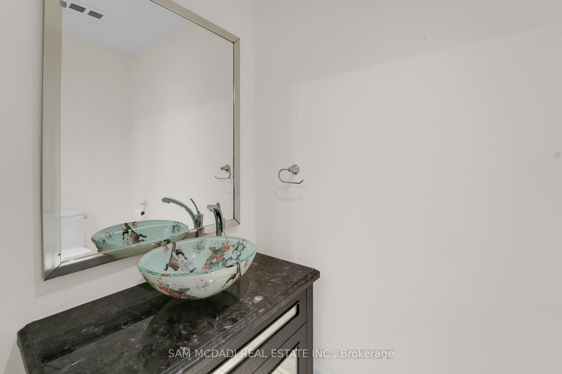 65 Port Street E 509