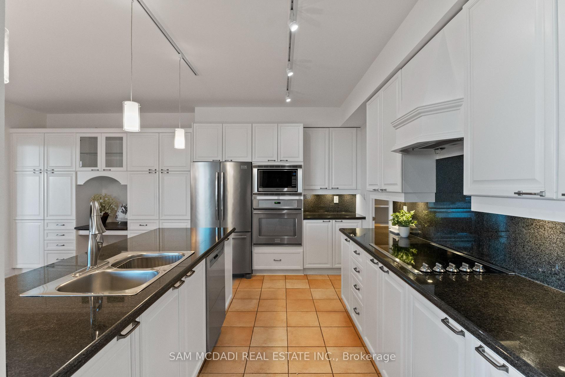 65 Port Street E 509