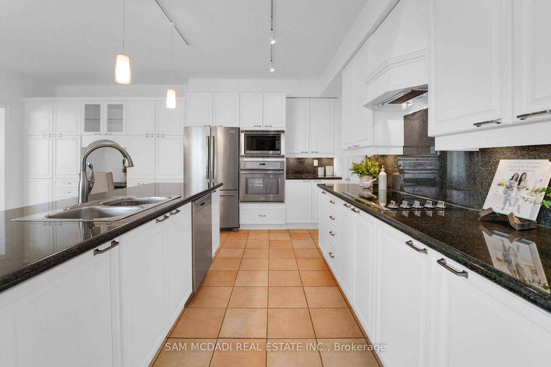 65 Port Street E 509