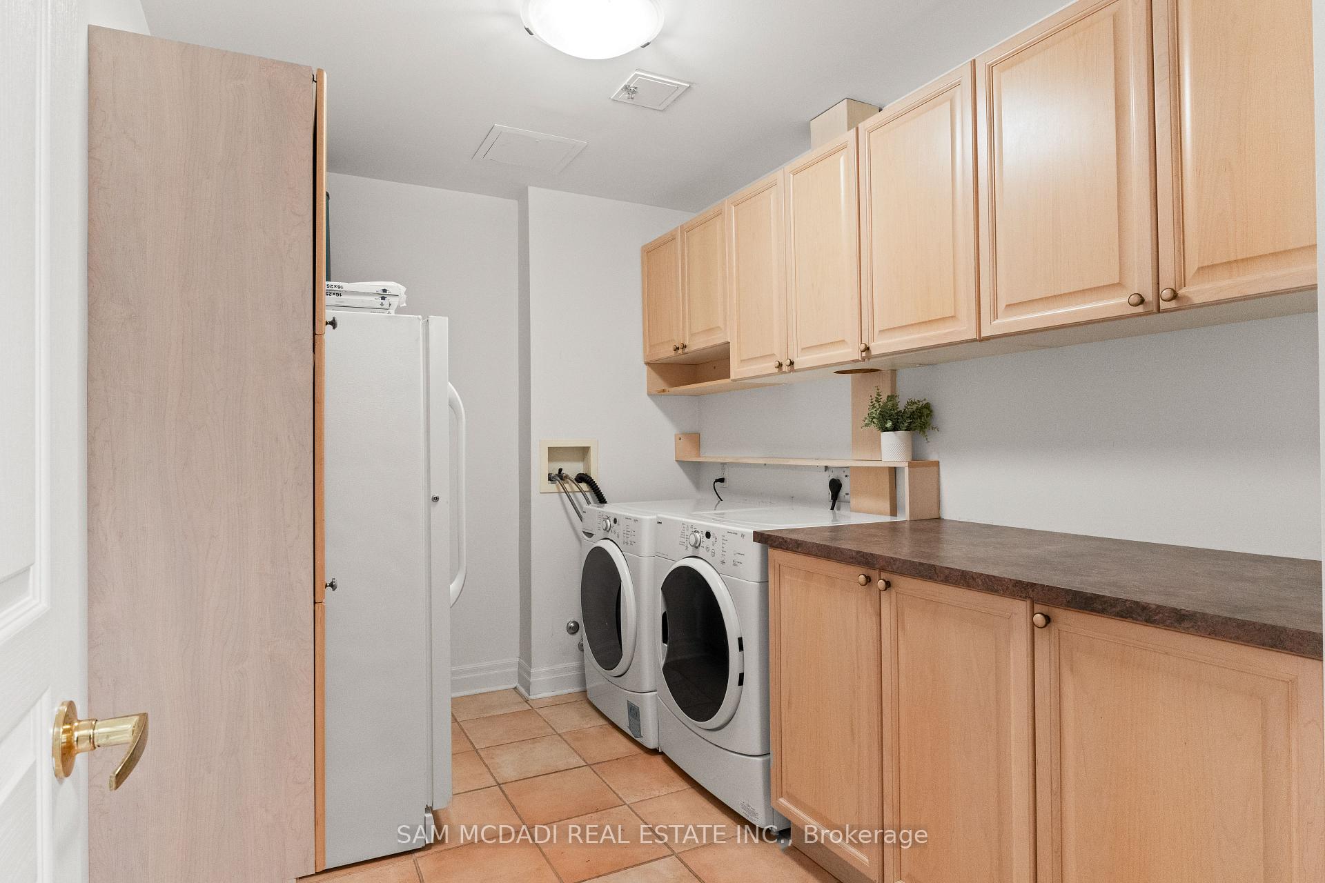 65 Port Street E 509