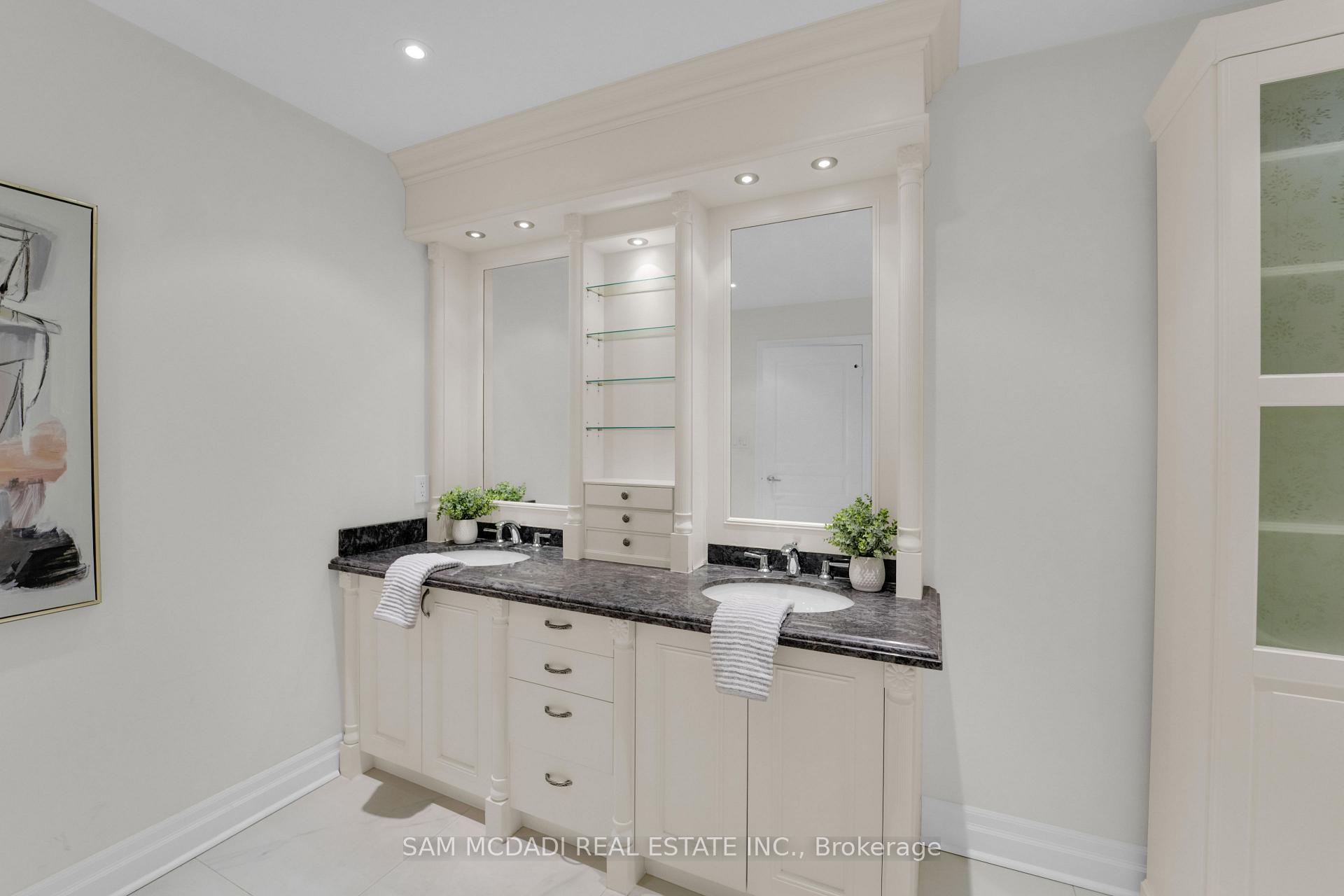 65 Port Street E 509