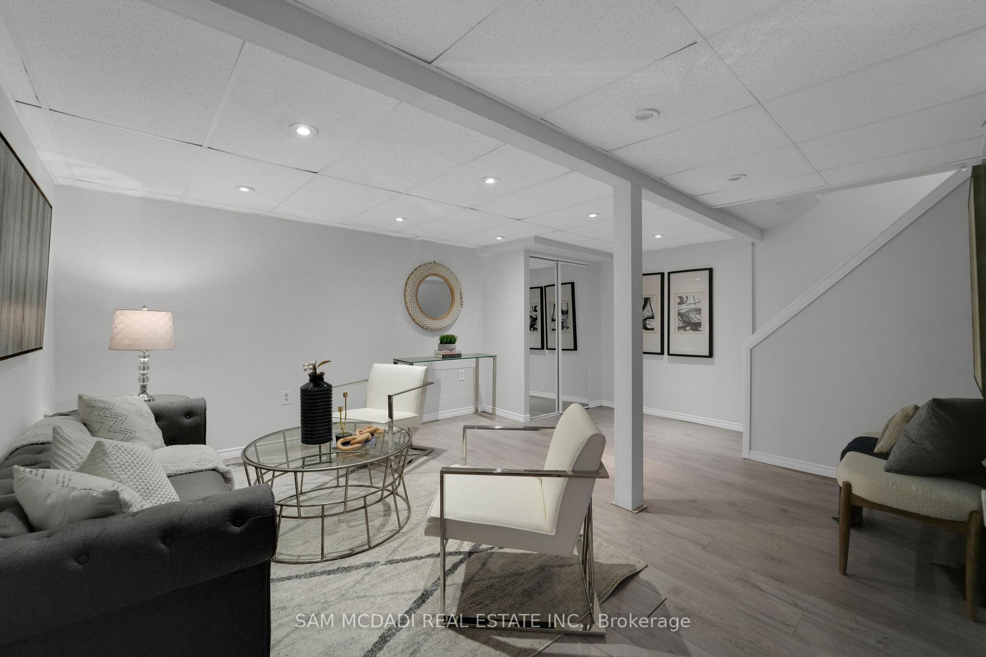 5 Bow River Crescent S