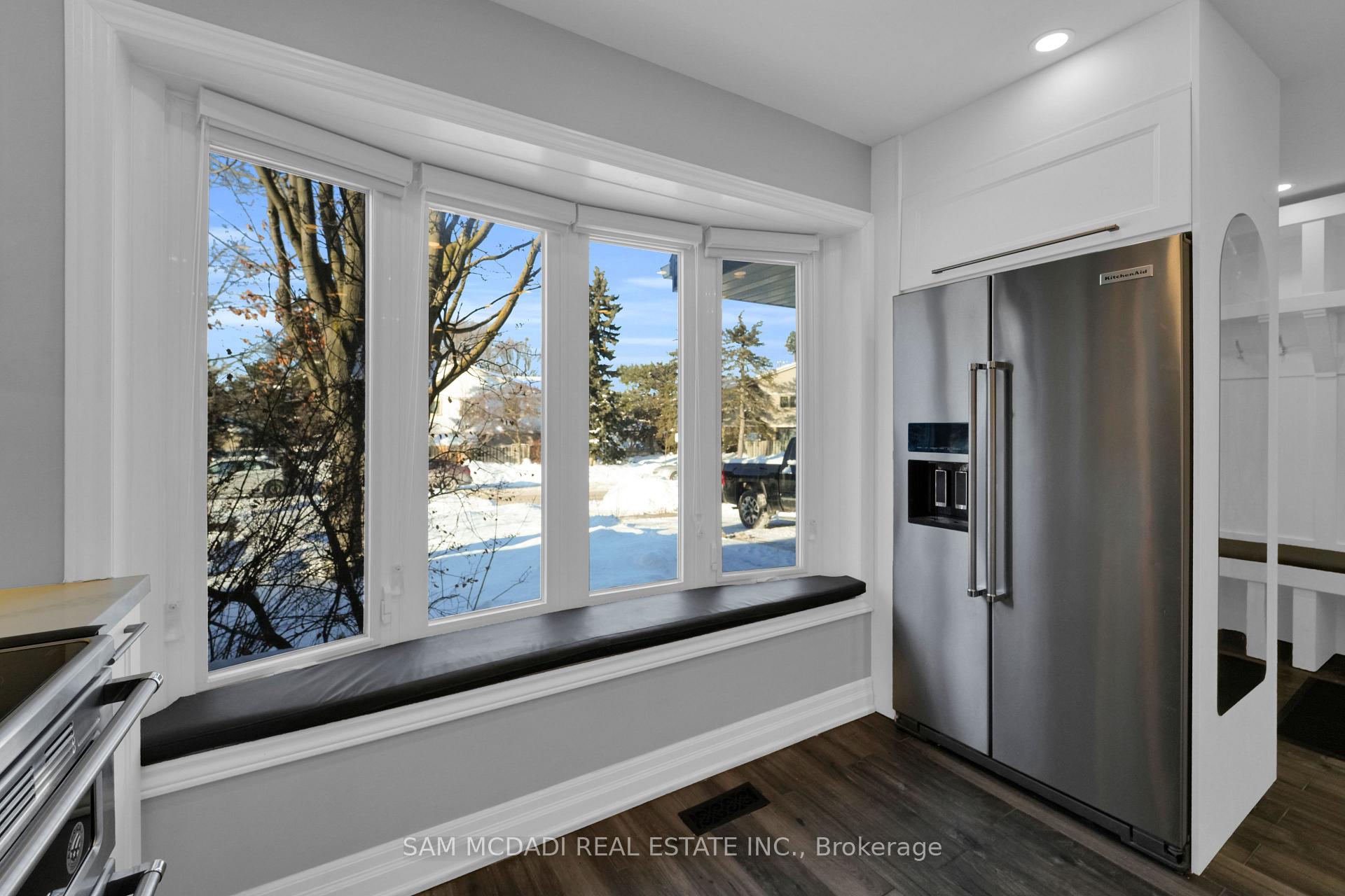 5 Bow River Crescent S