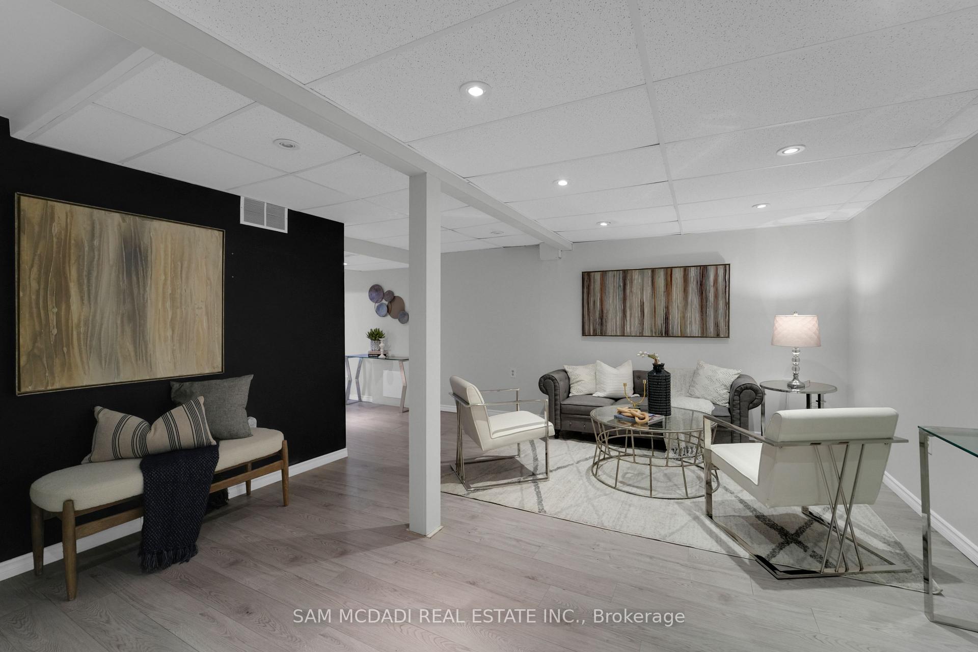 5 Bow River Crescent S