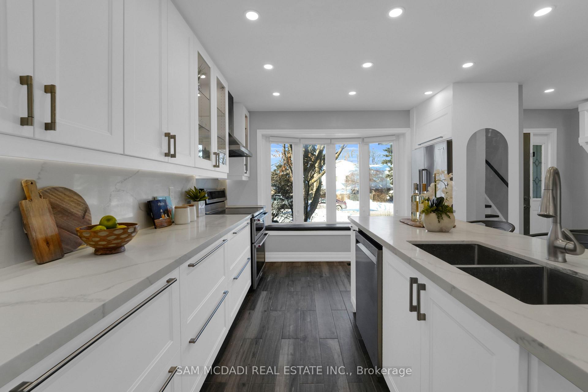 5 Bow River Crescent S