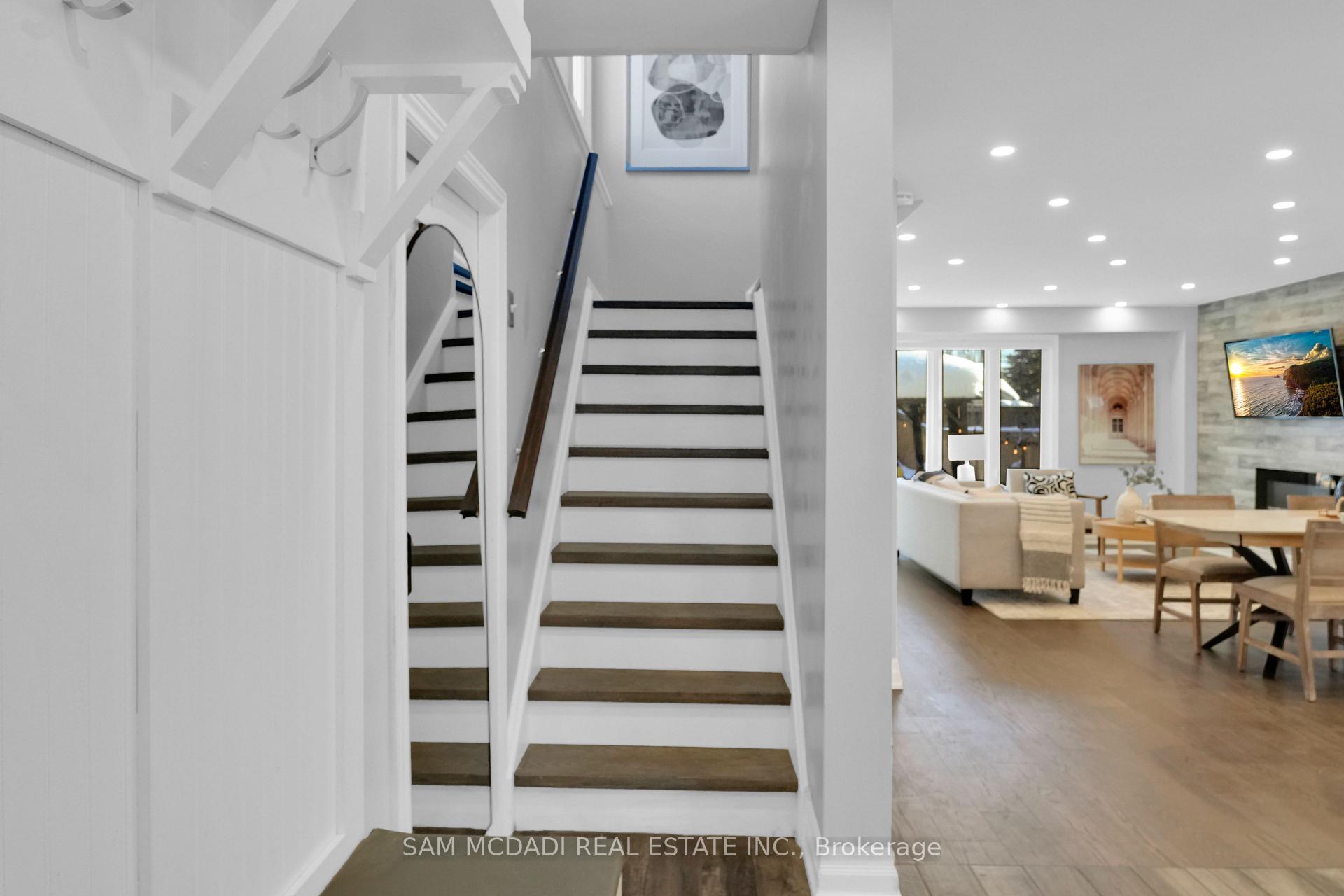 5 Bow River Crescent S