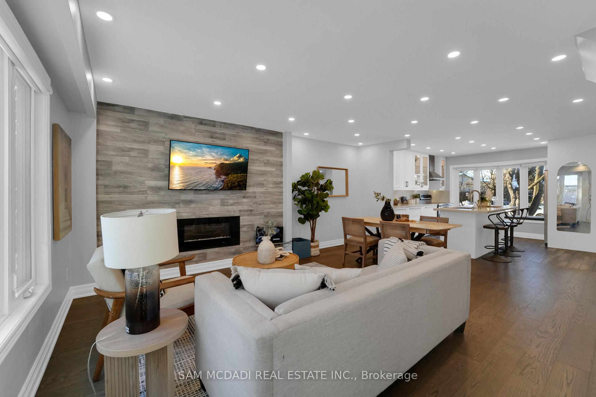 5 Bow River Crescent S