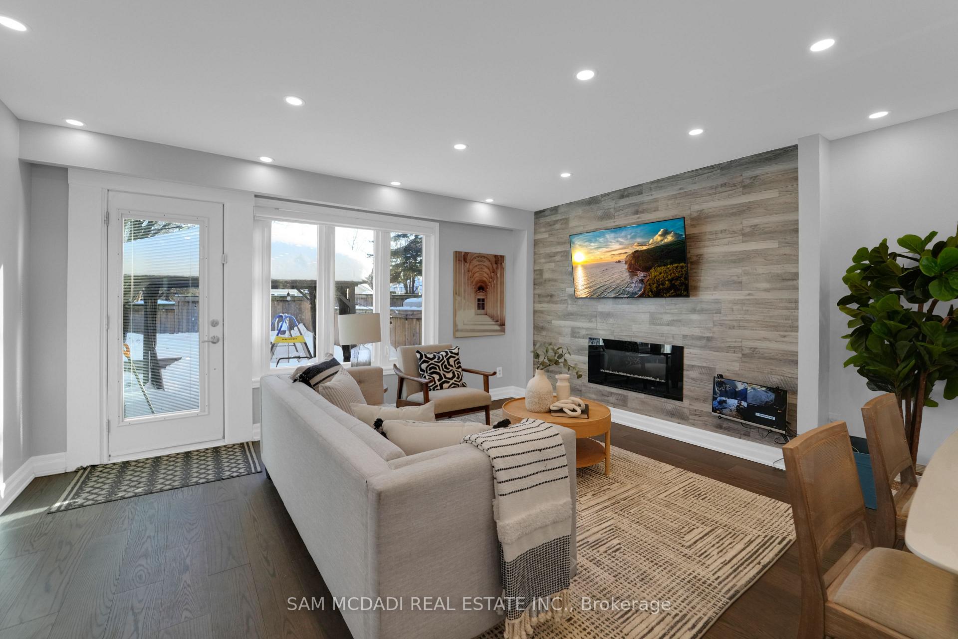 5 Bow River Crescent S