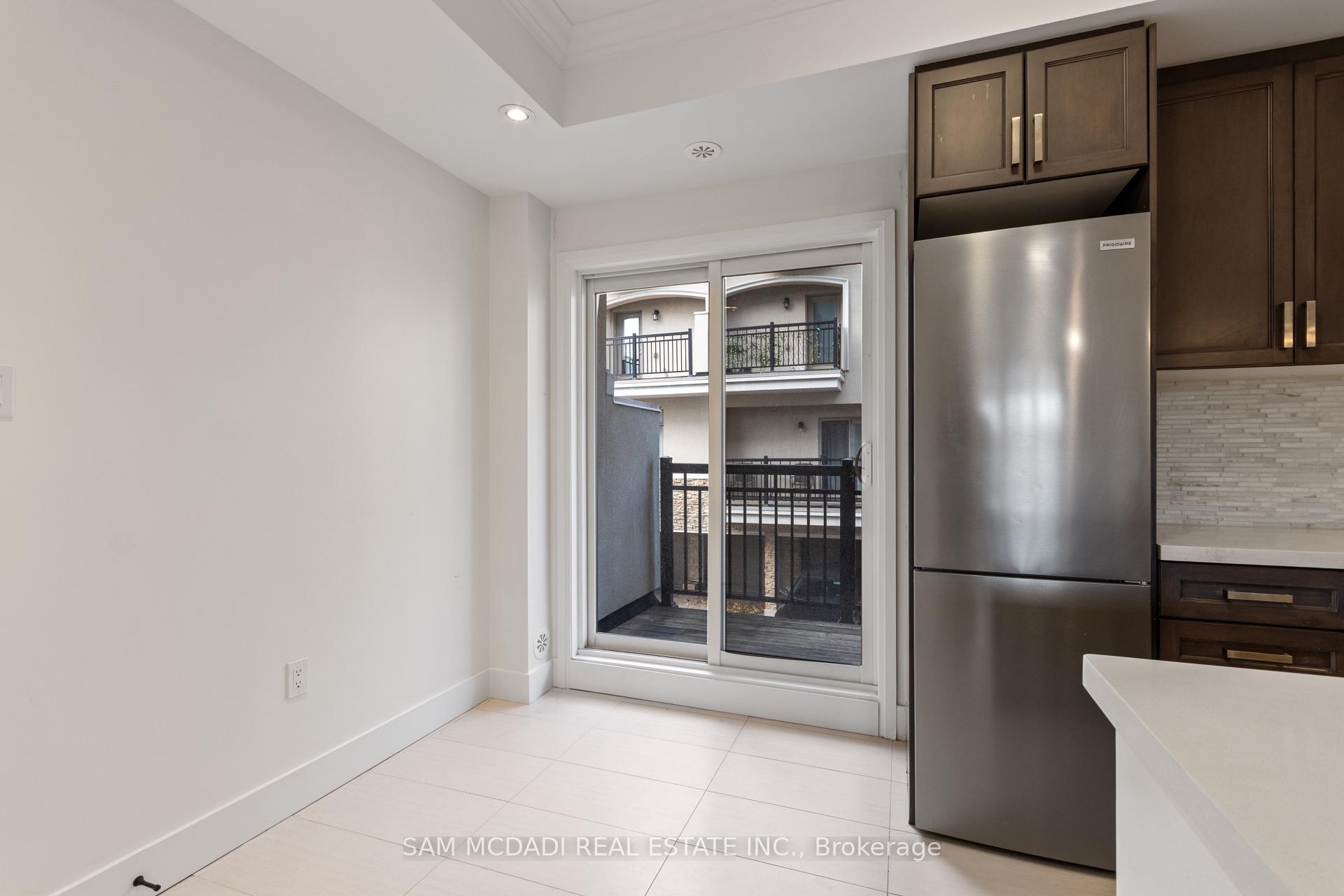 3083 Cawthra Road 23