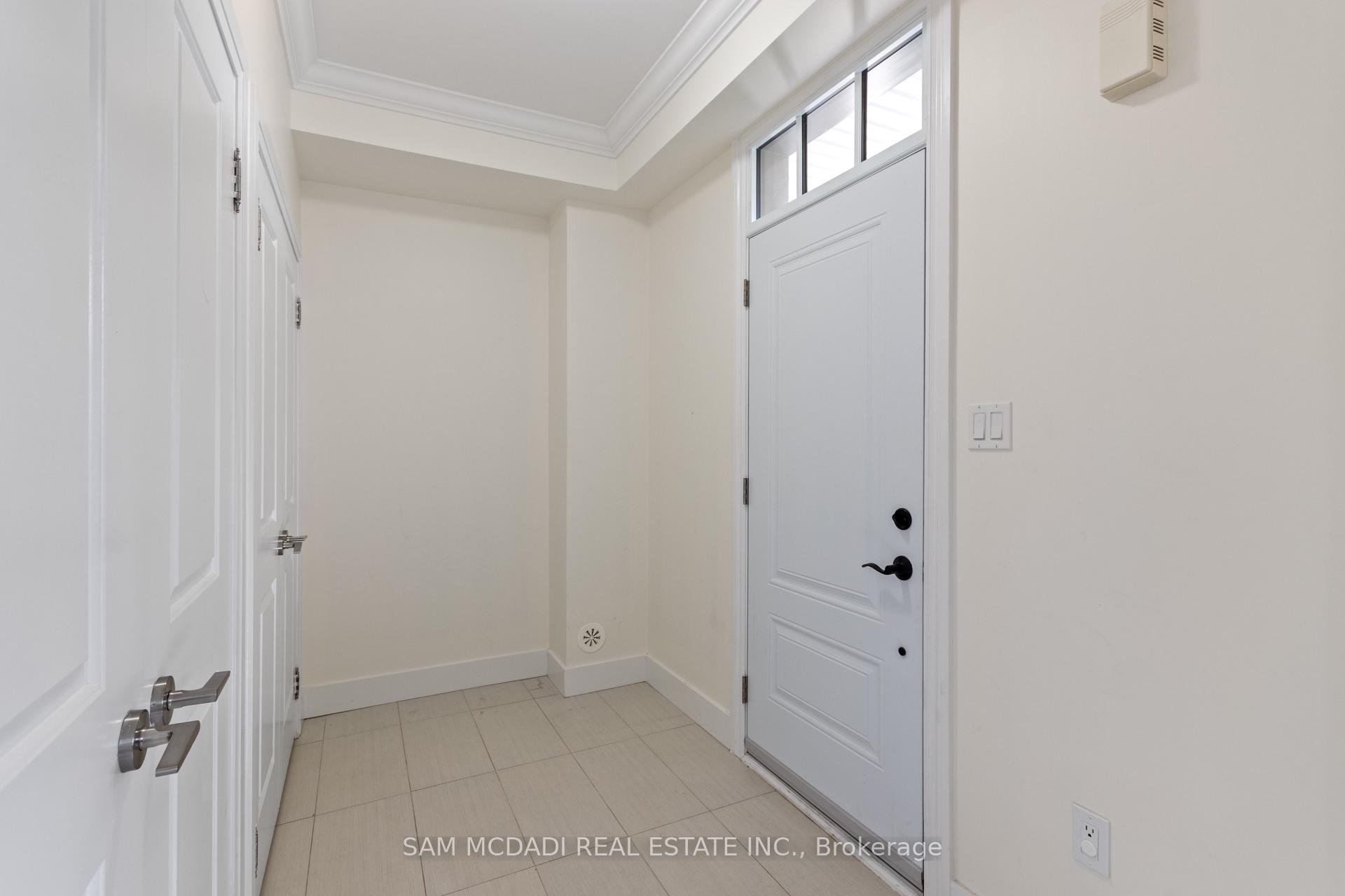 3083 Cawthra Road 23