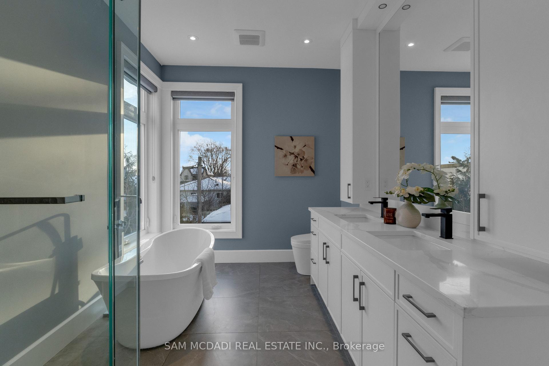 1050 Edgeleigh Avenue