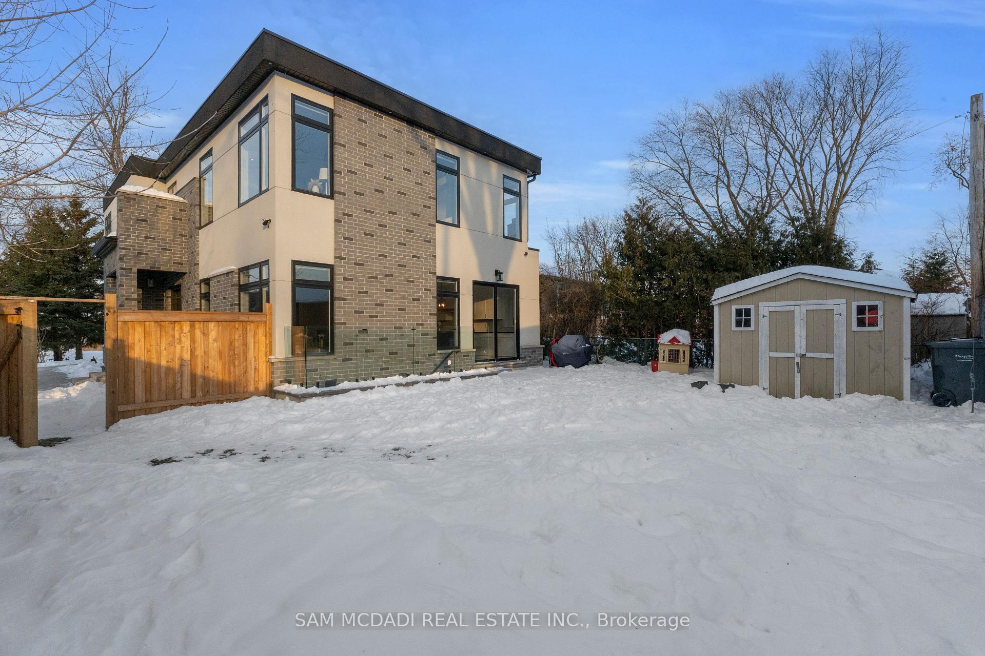 1050 Edgeleigh Avenue