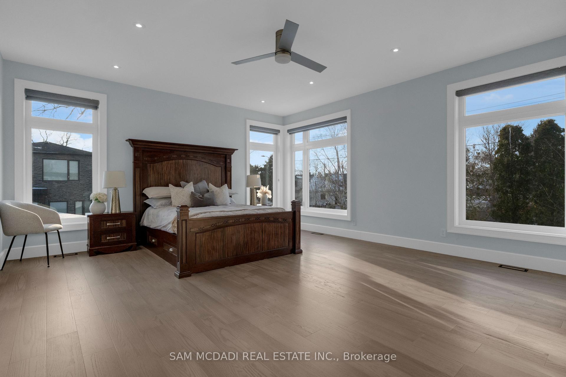 1050 Edgeleigh Avenue