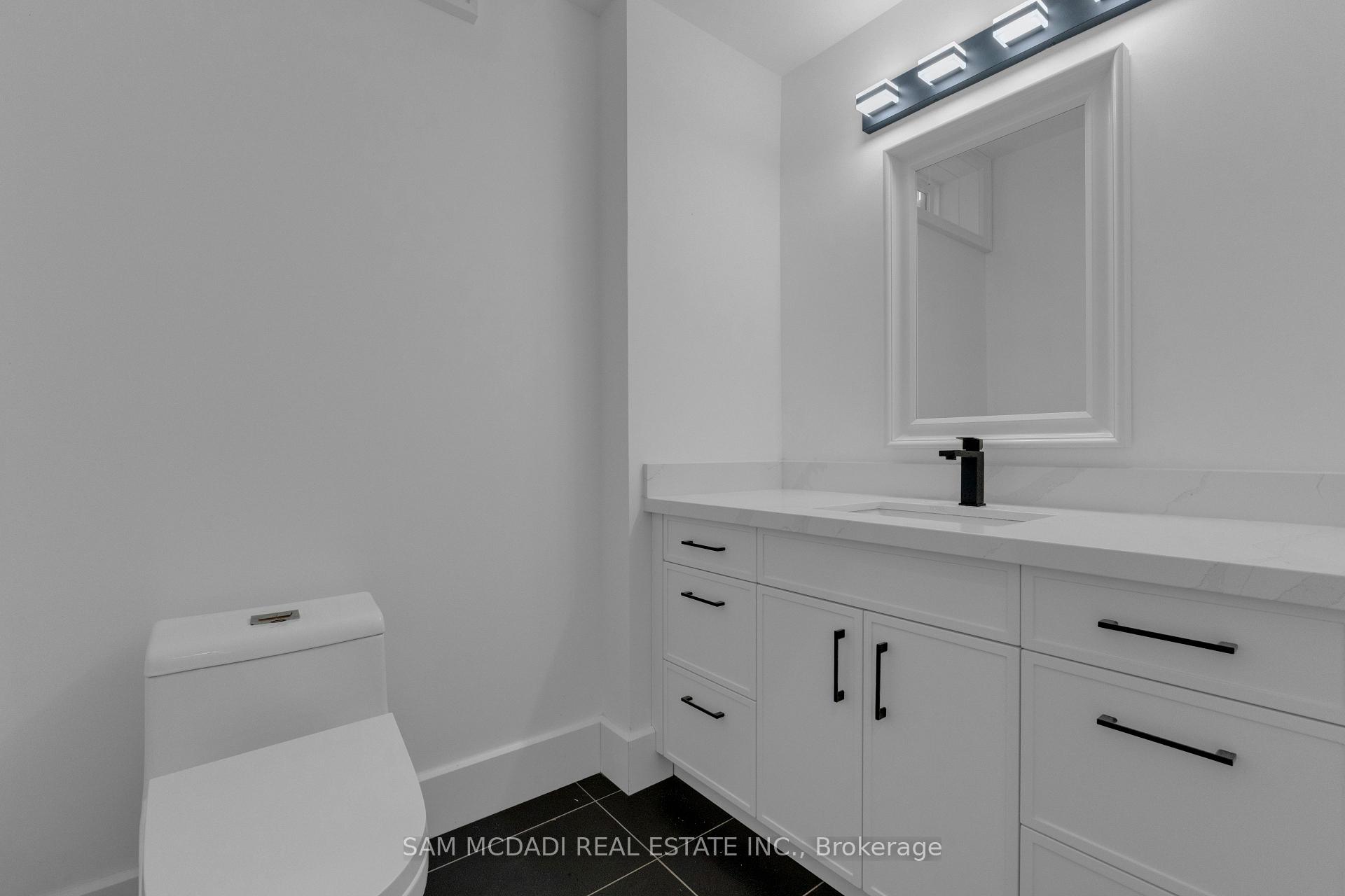 1050 Edgeleigh Avenue