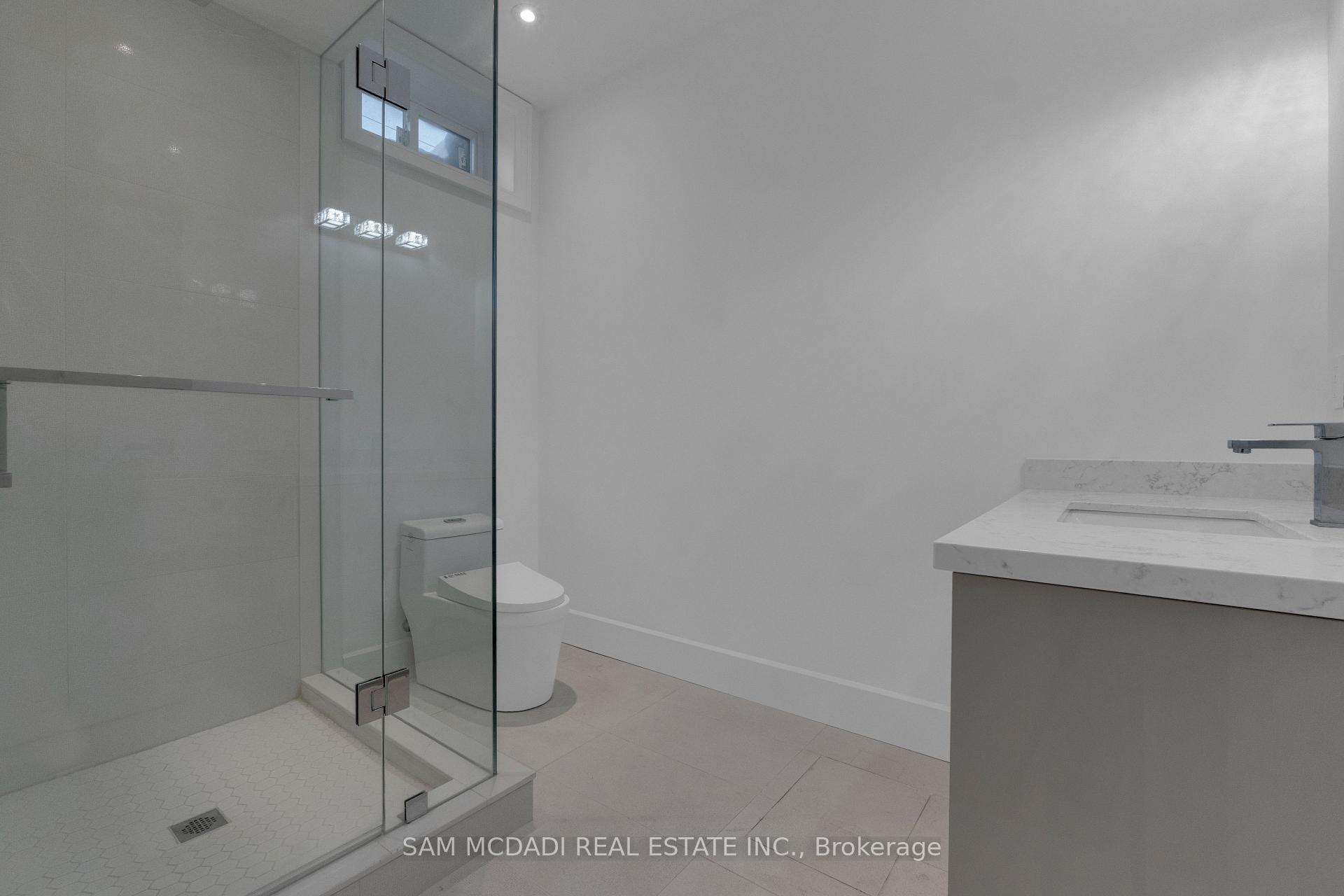 1050 Edgeleigh Avenue