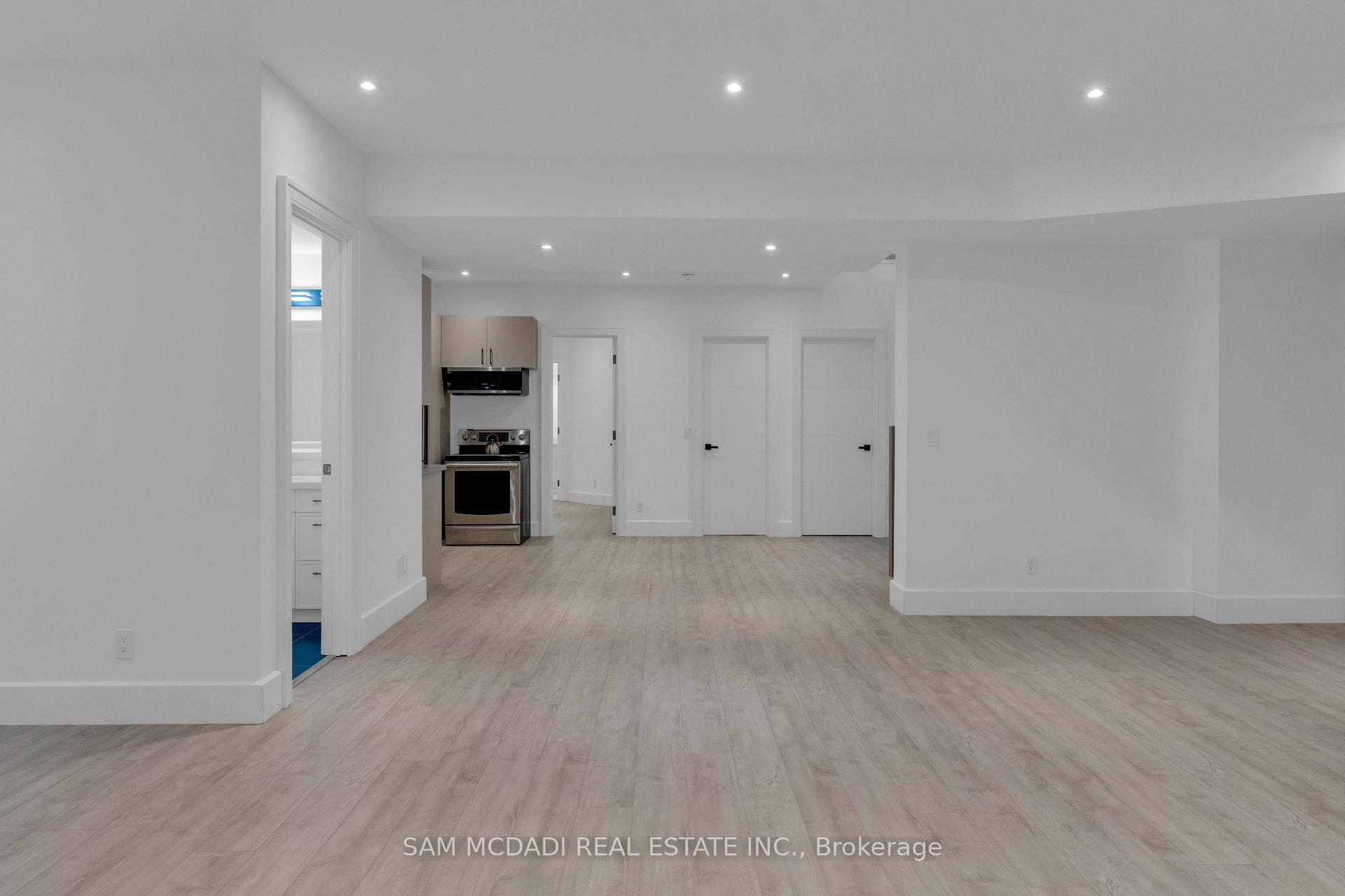 1050 Edgeleigh Avenue