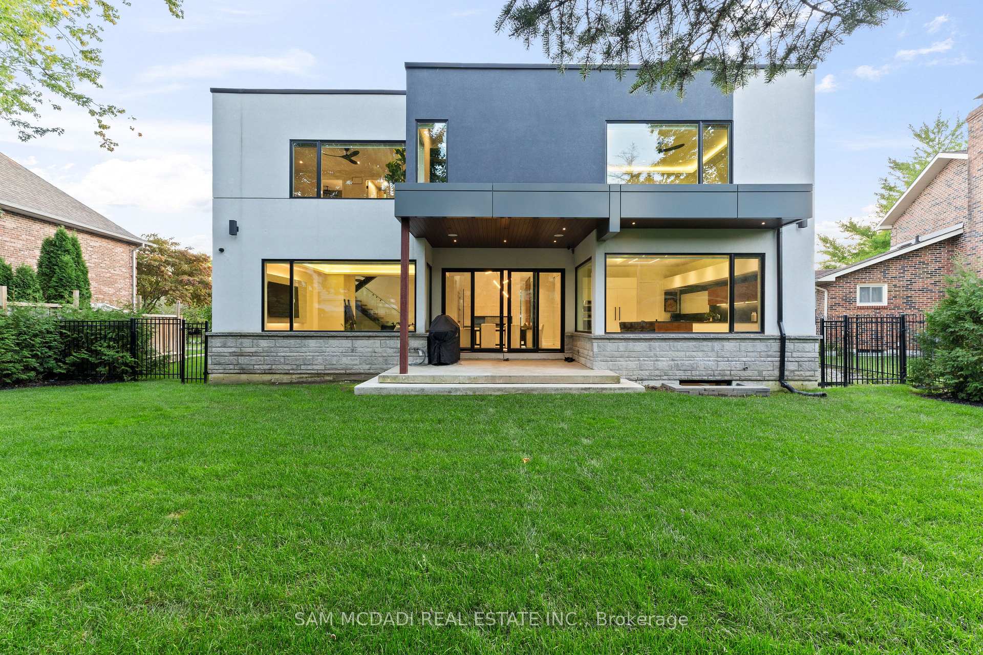 2075 Shawanaga Trail