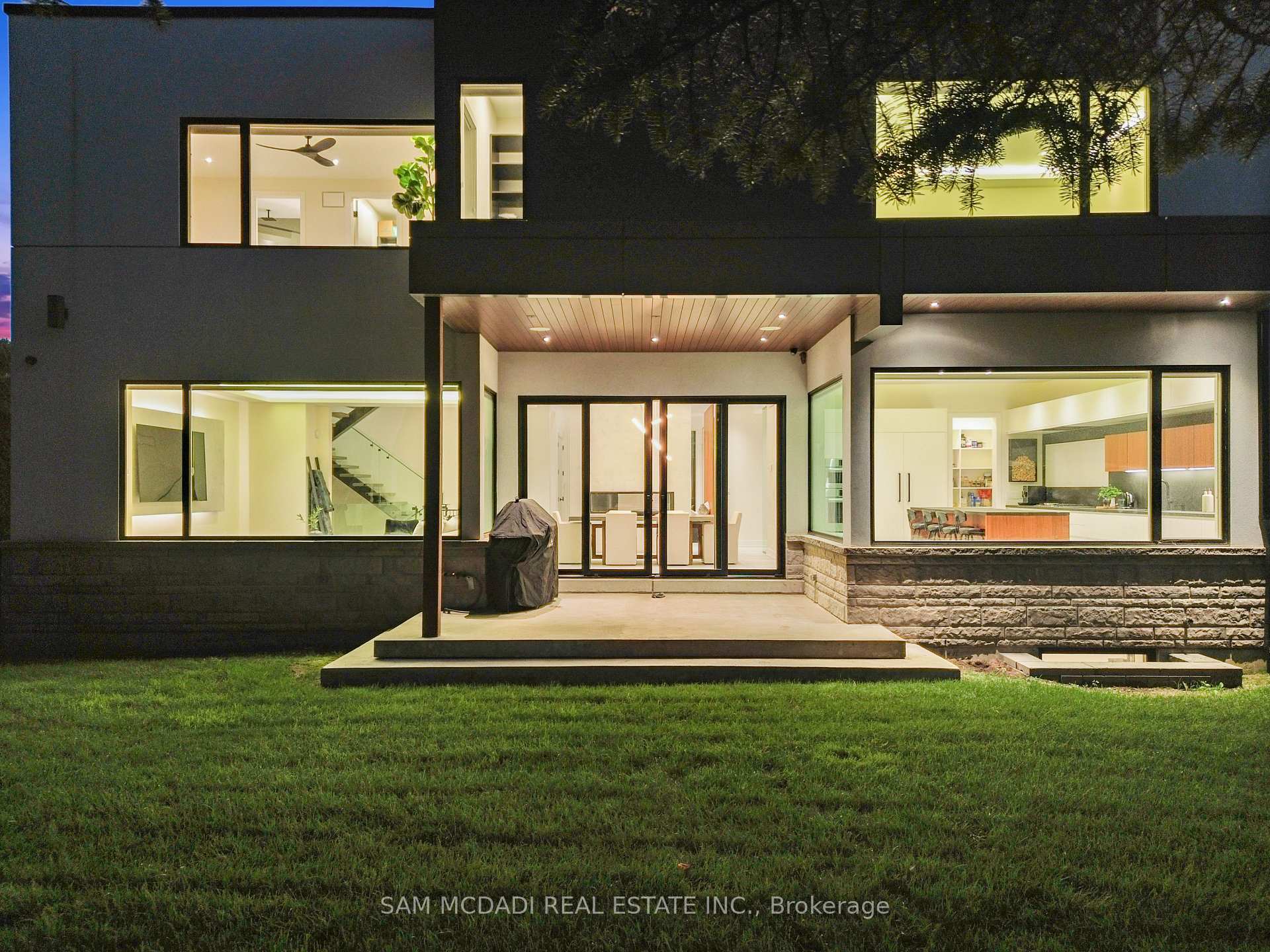 2075 Shawanaga Trail