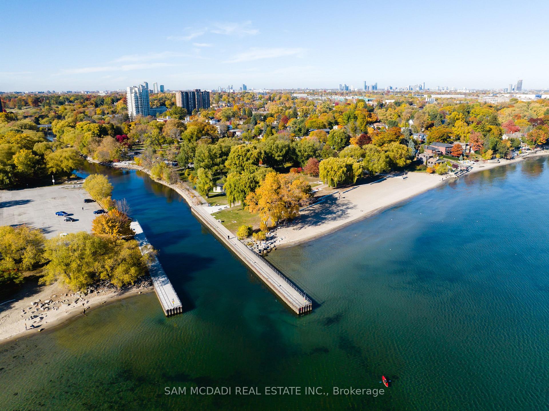 1381 Lakeshore Road E C4