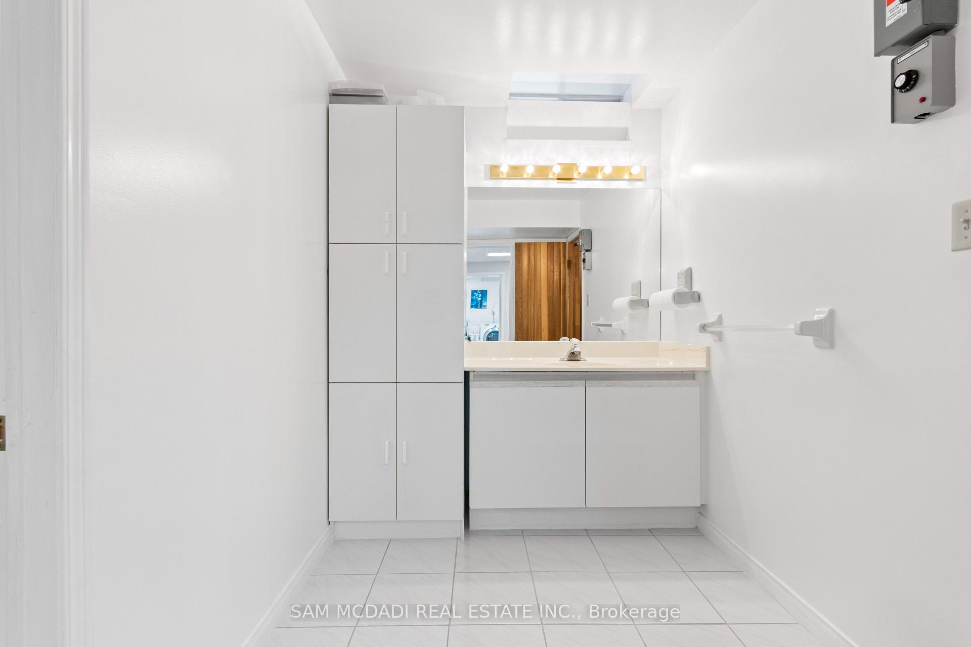 4461 Gladebrook Crescent