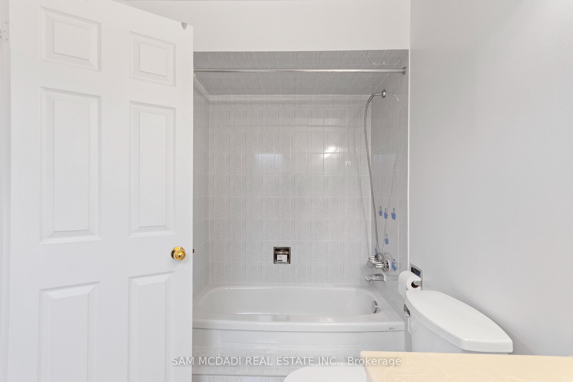 4461 Gladebrook Crescent