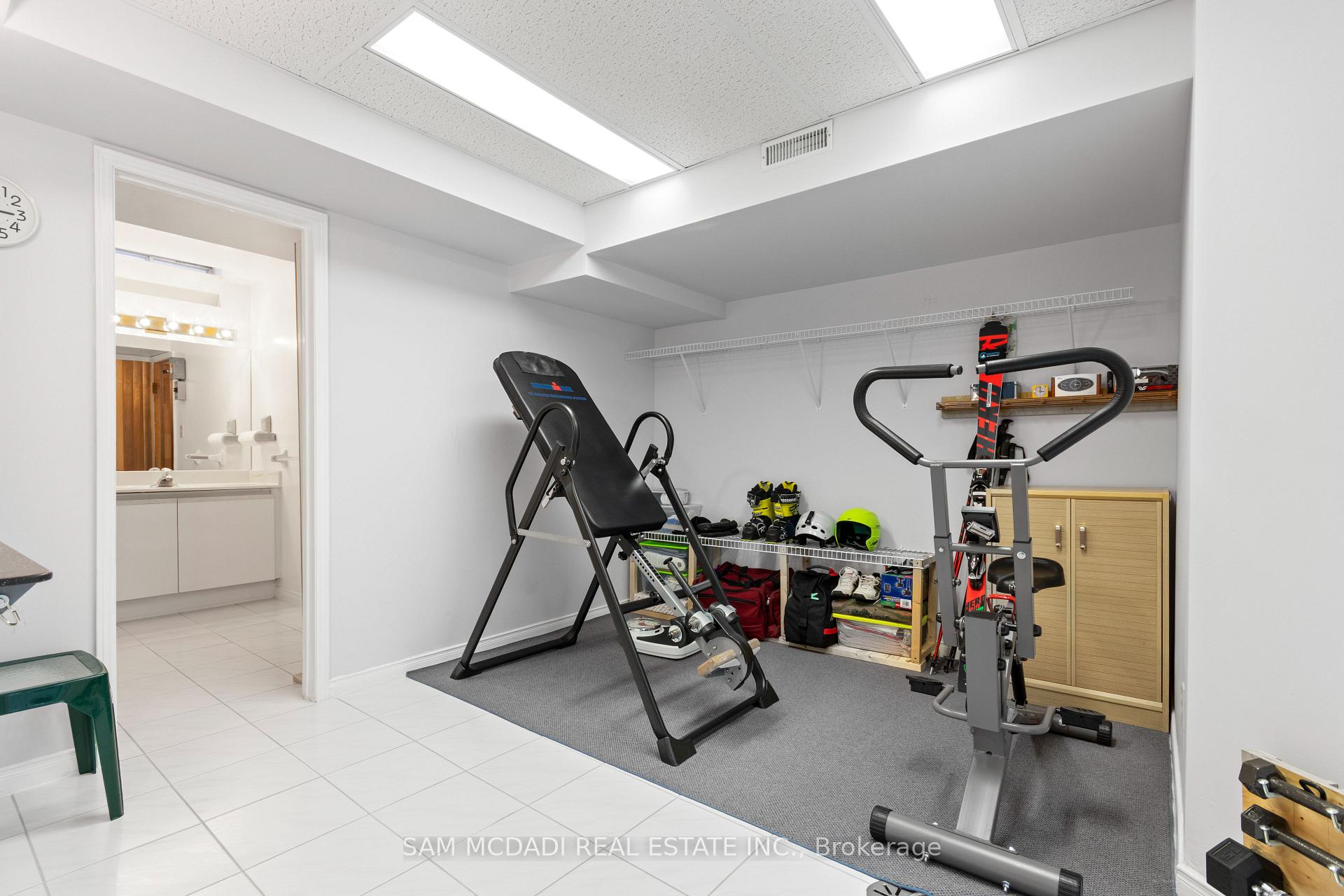 4461 Gladebrook Crescent