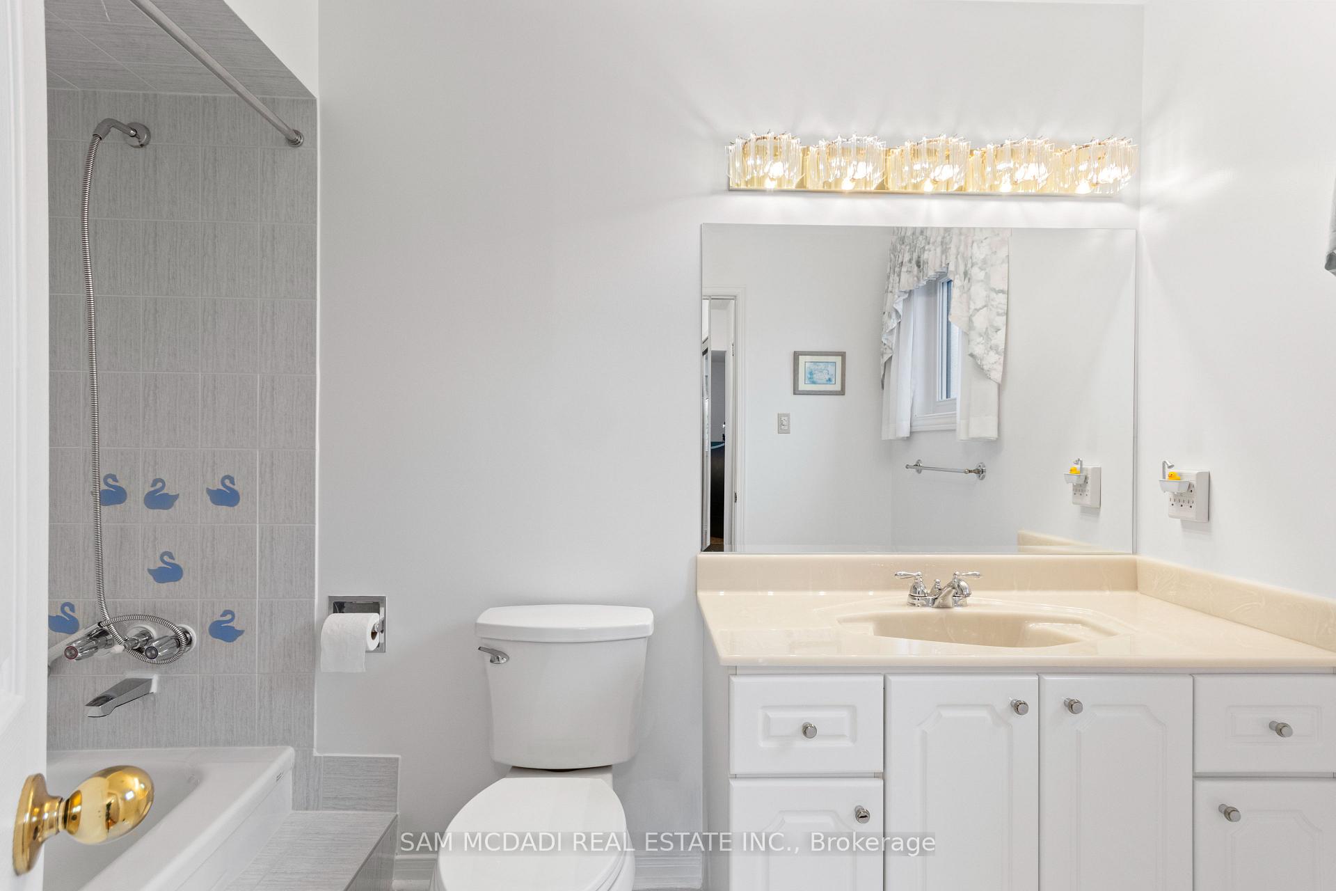 4461 Gladebrook Crescent