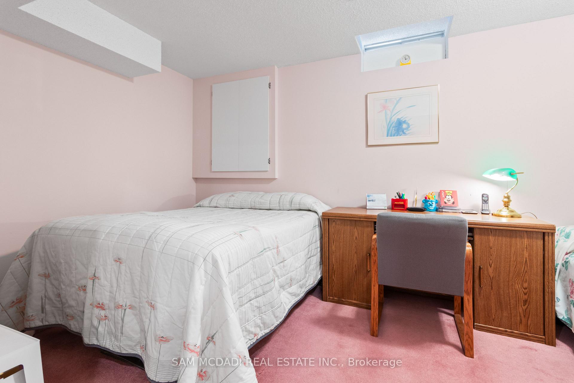 4461 Gladebrook Crescent