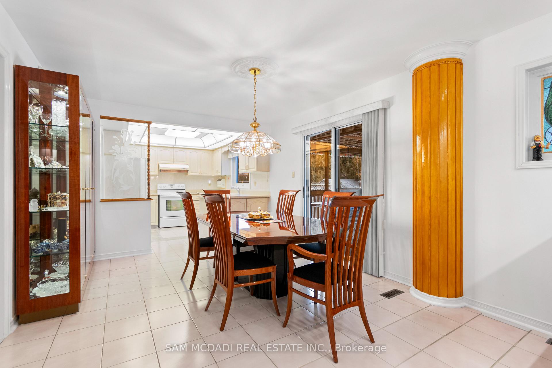 4461 Gladebrook Crescent