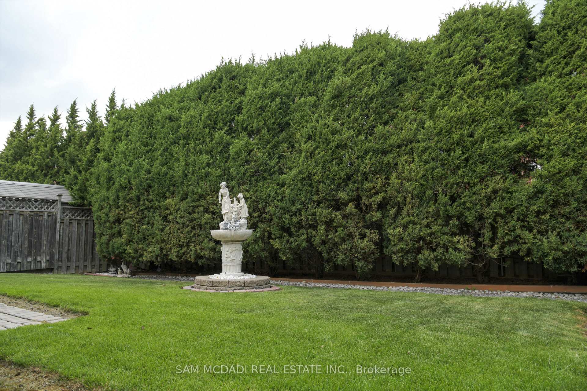 4461 Gladebrook Crescent