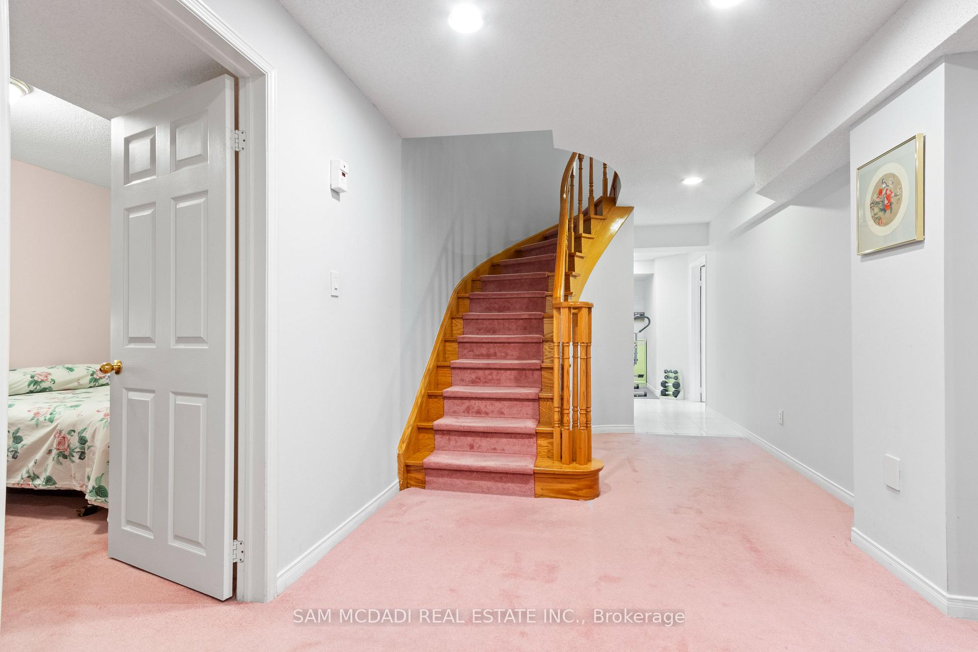 4461 Gladebrook Crescent