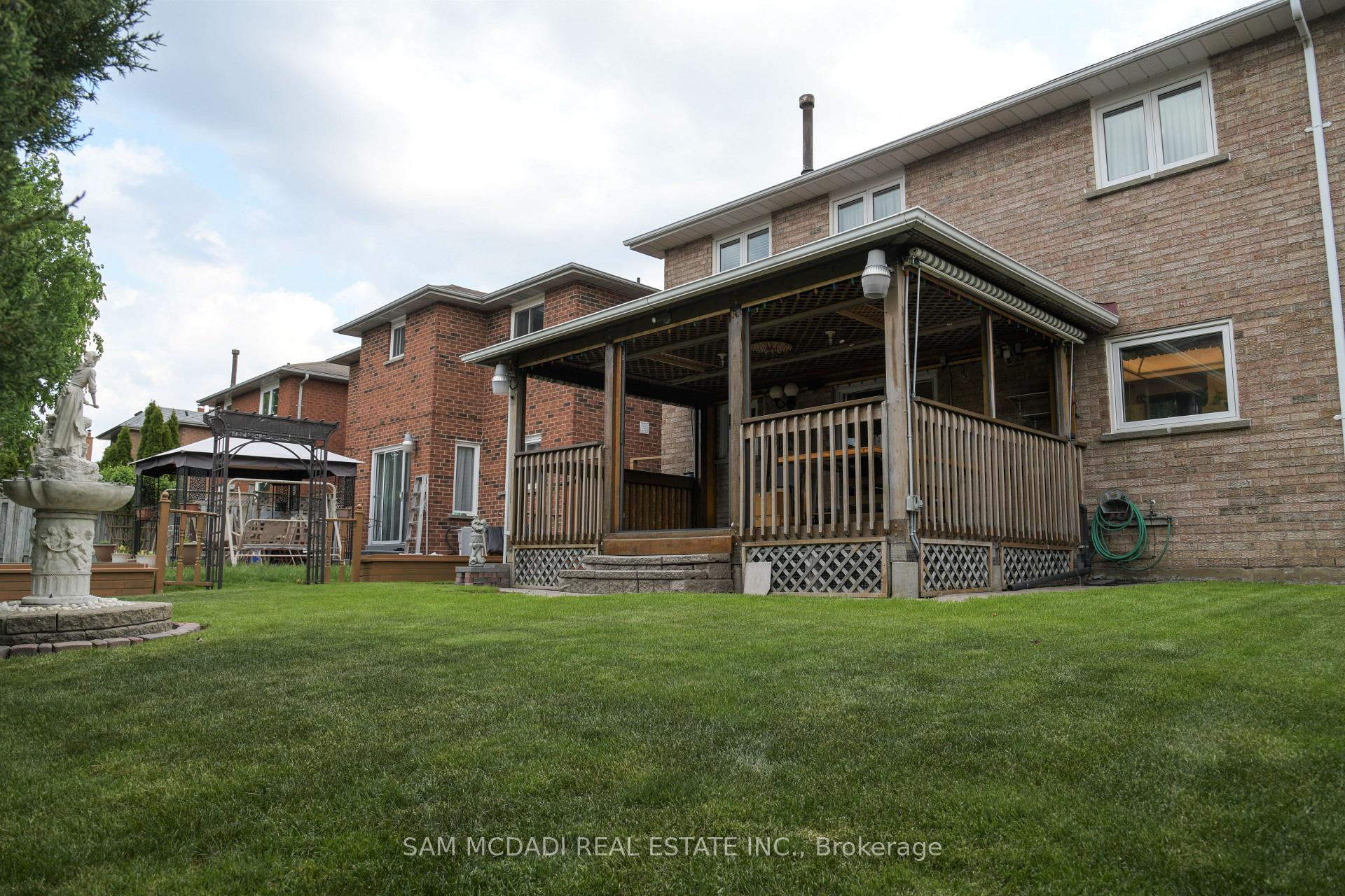 4461 Gladebrook Crescent