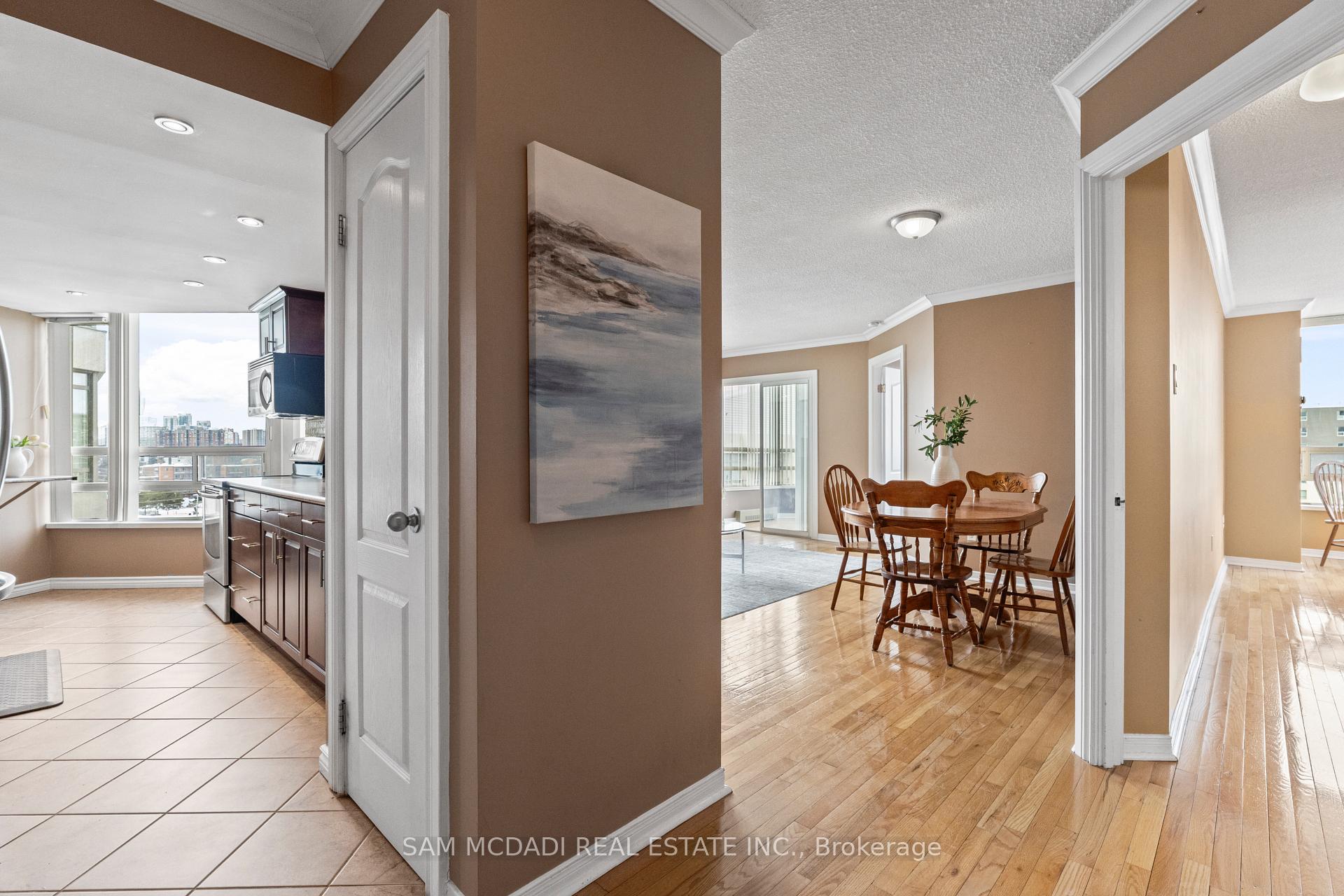 75 King Street E 1105