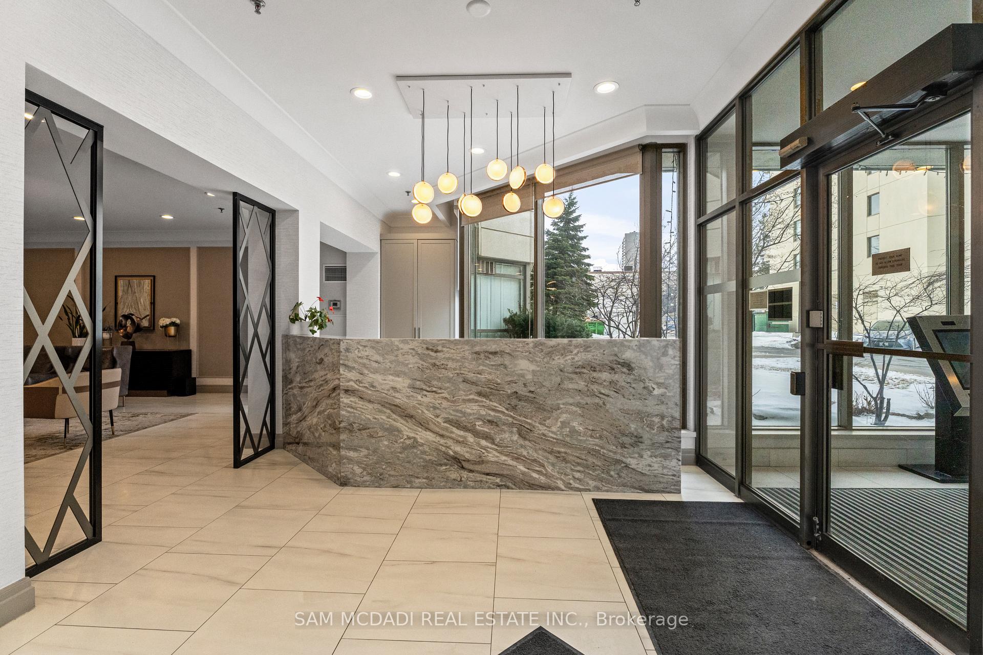 75 King Street E 1105