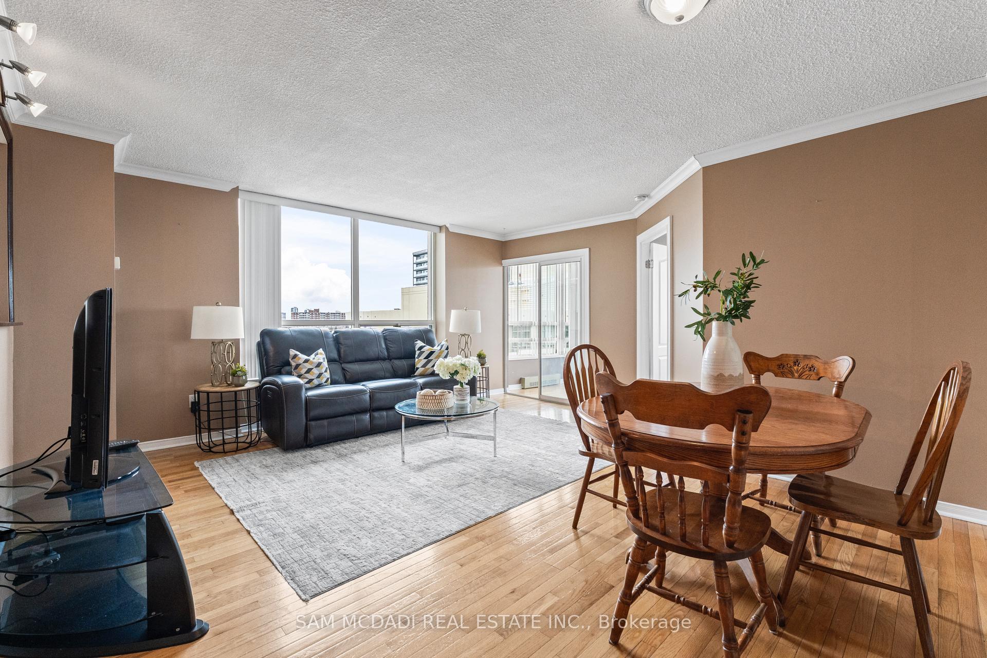 75 King Street E 1105