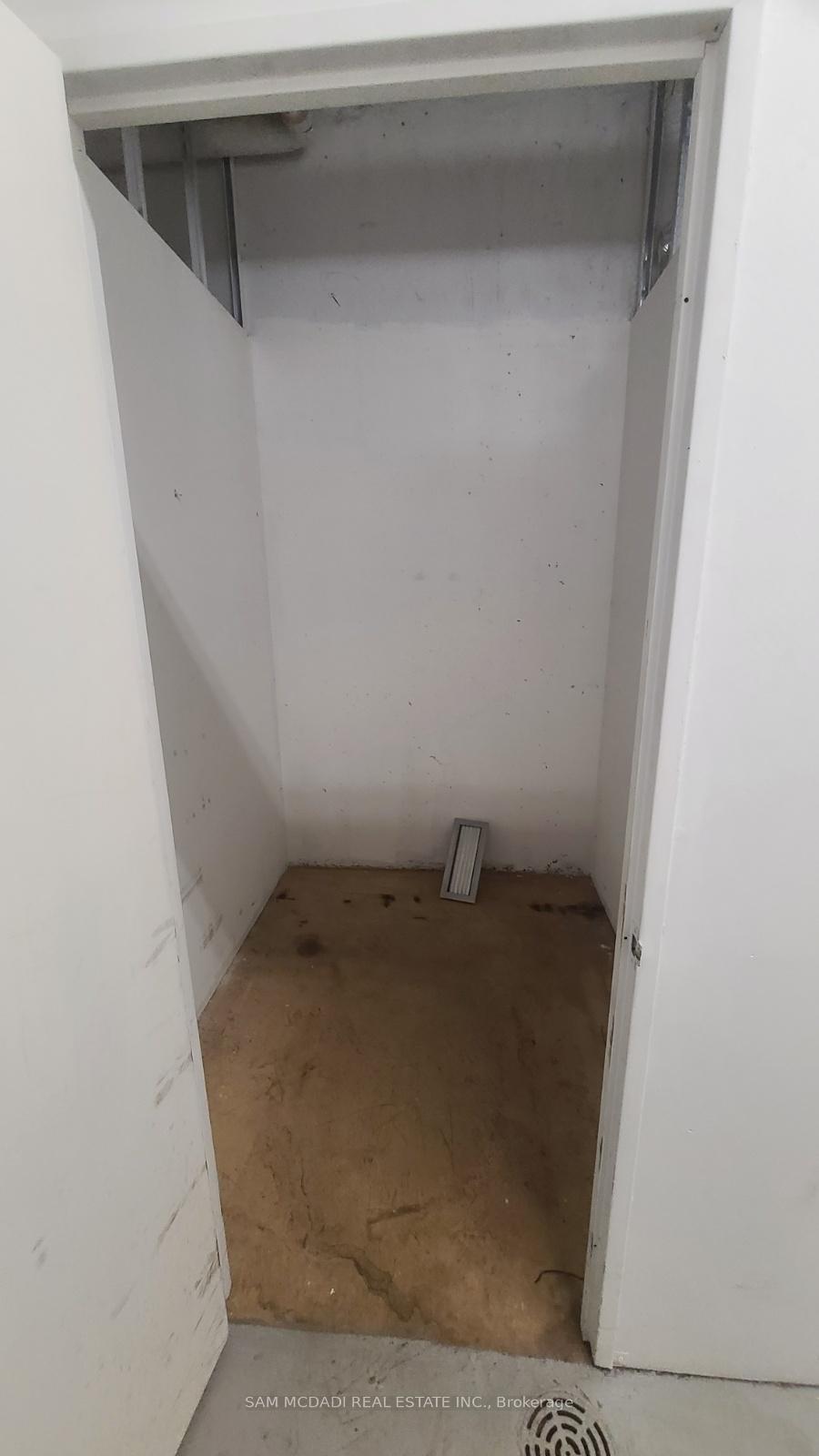 75 King Street E 1105