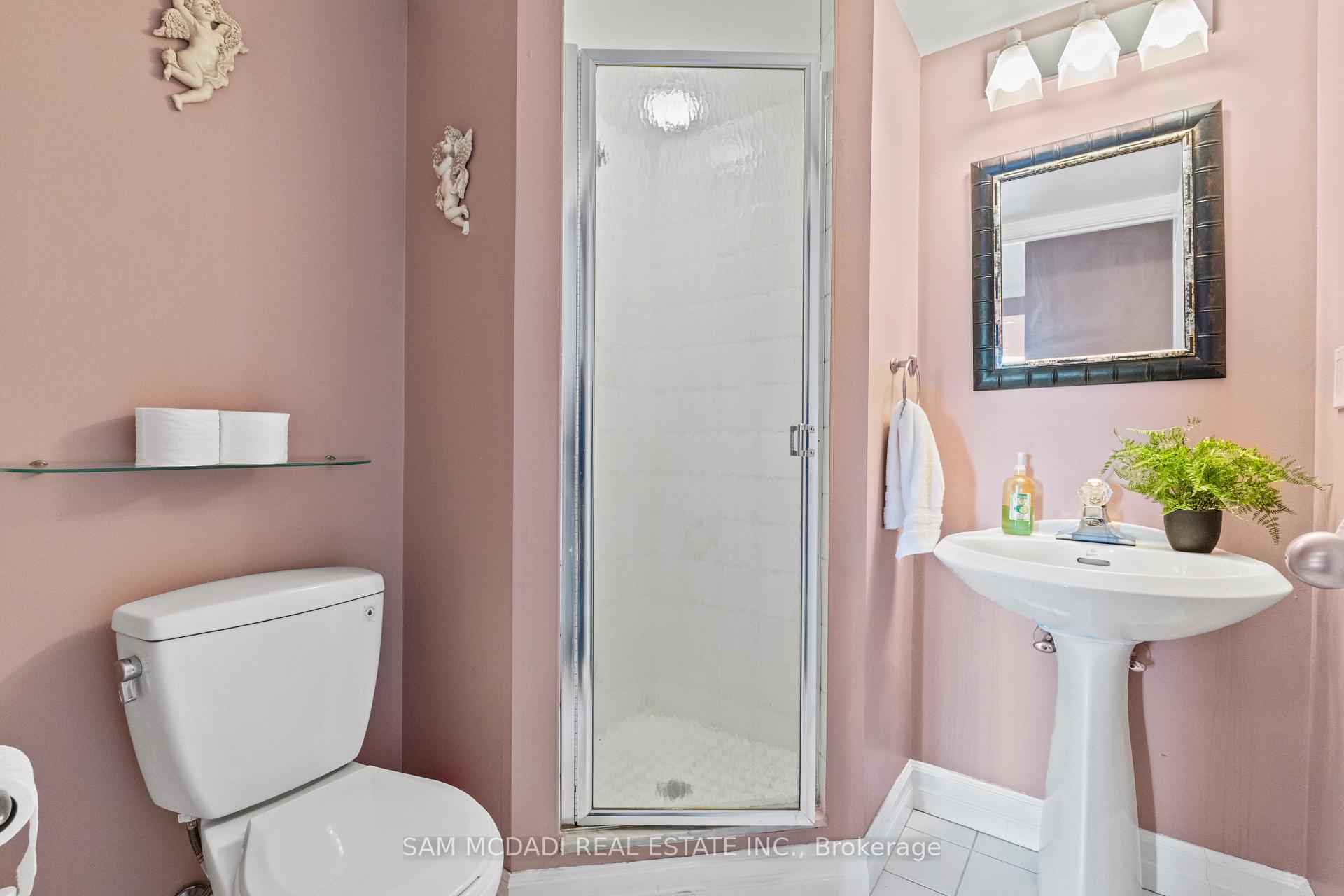 75 King Street E 1105