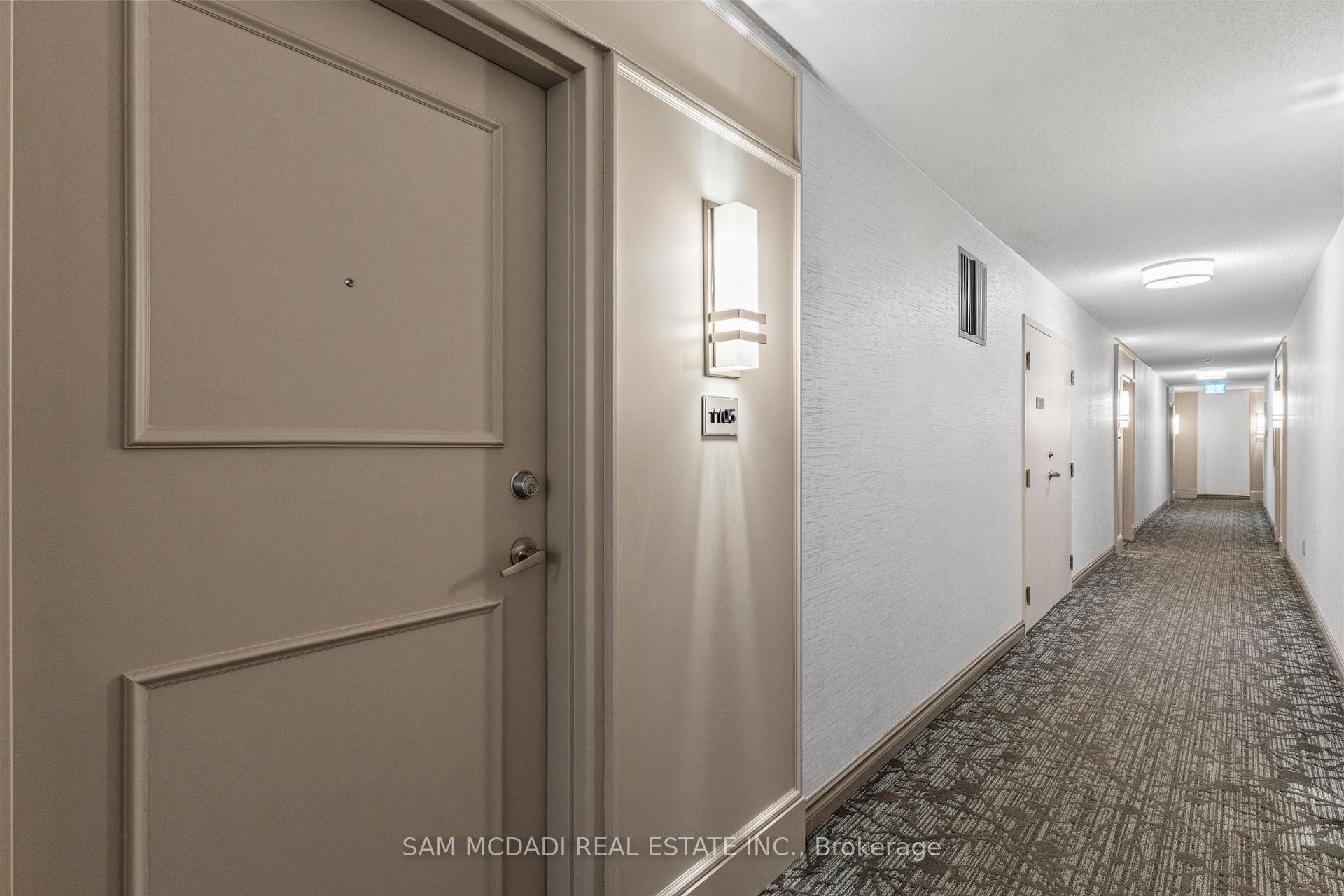 75 King Street E 1105