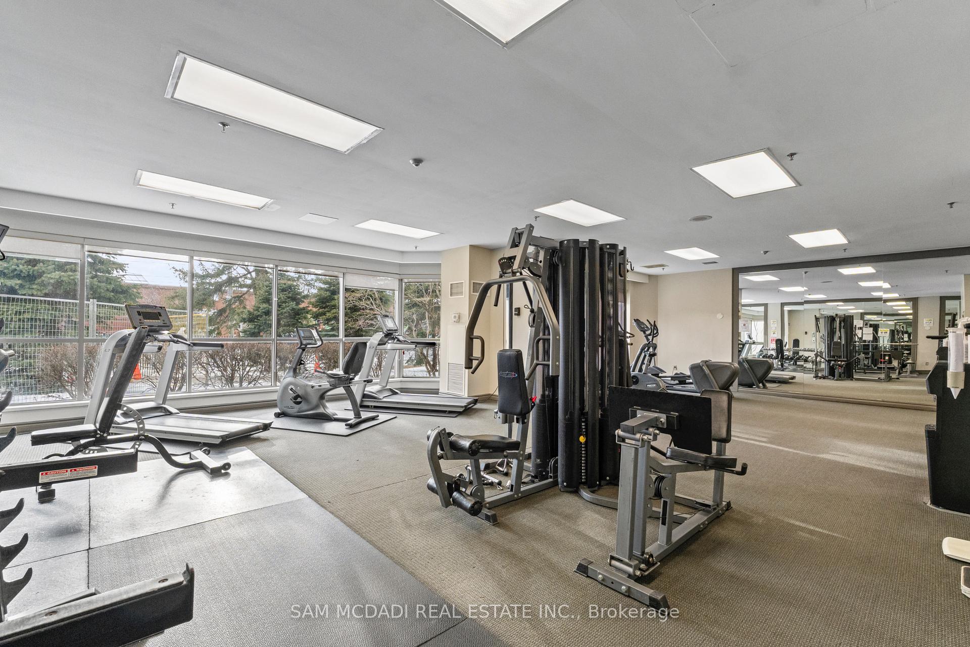 75 King Street E 1105