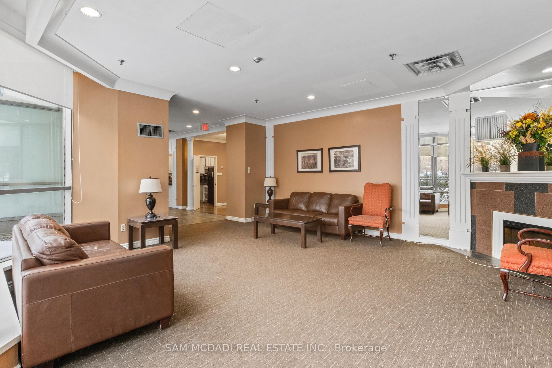 75 King Street E 1105