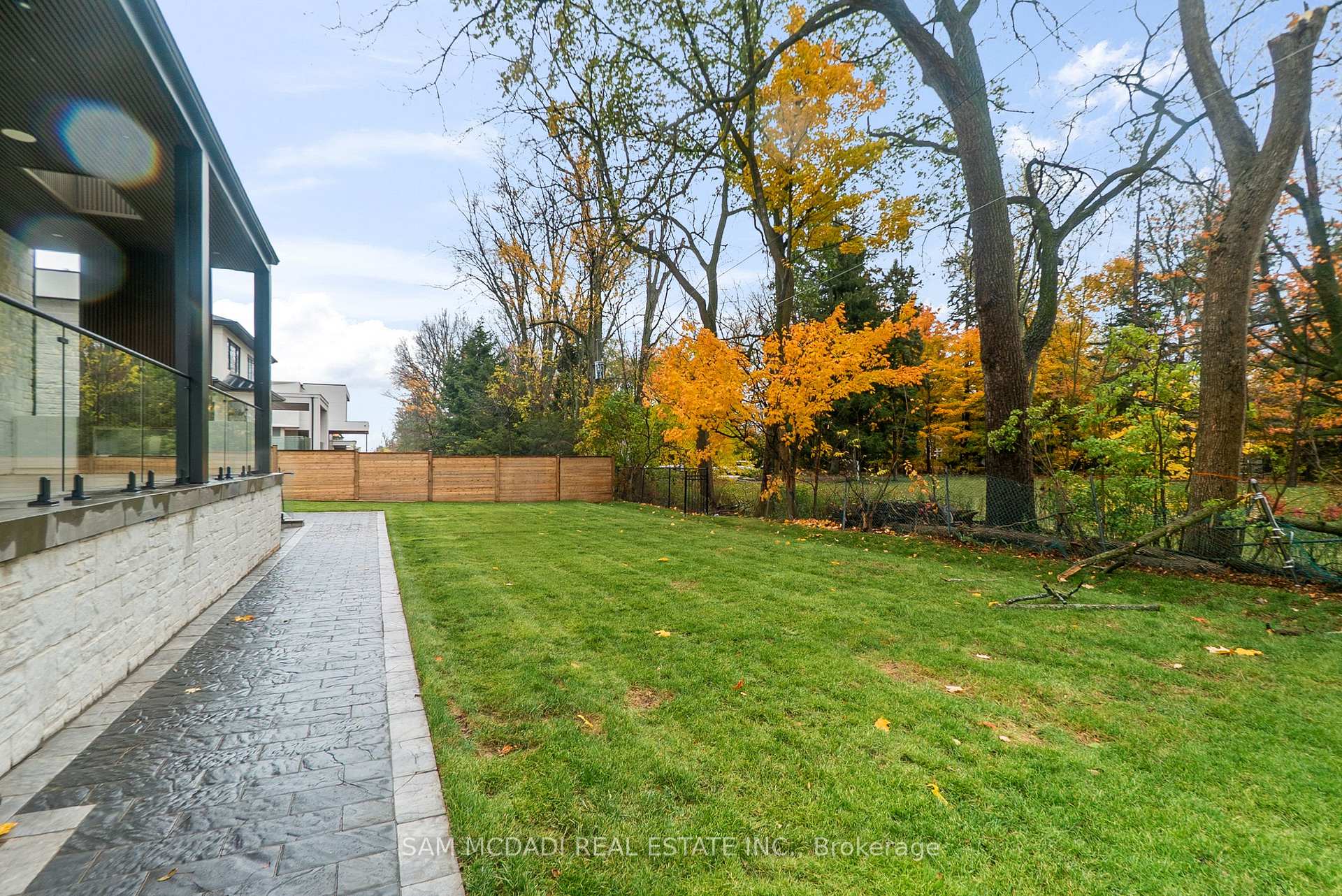 84 Pebbleridge Place