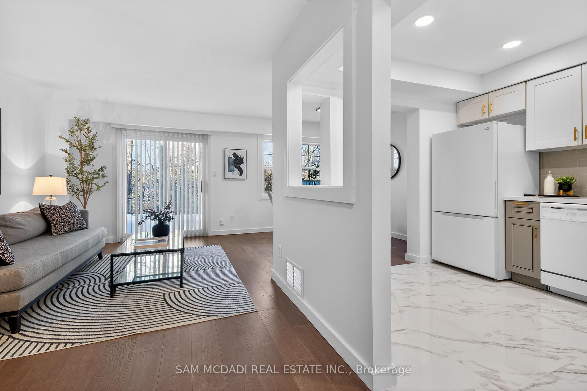 2120 Rathburn Road E 43