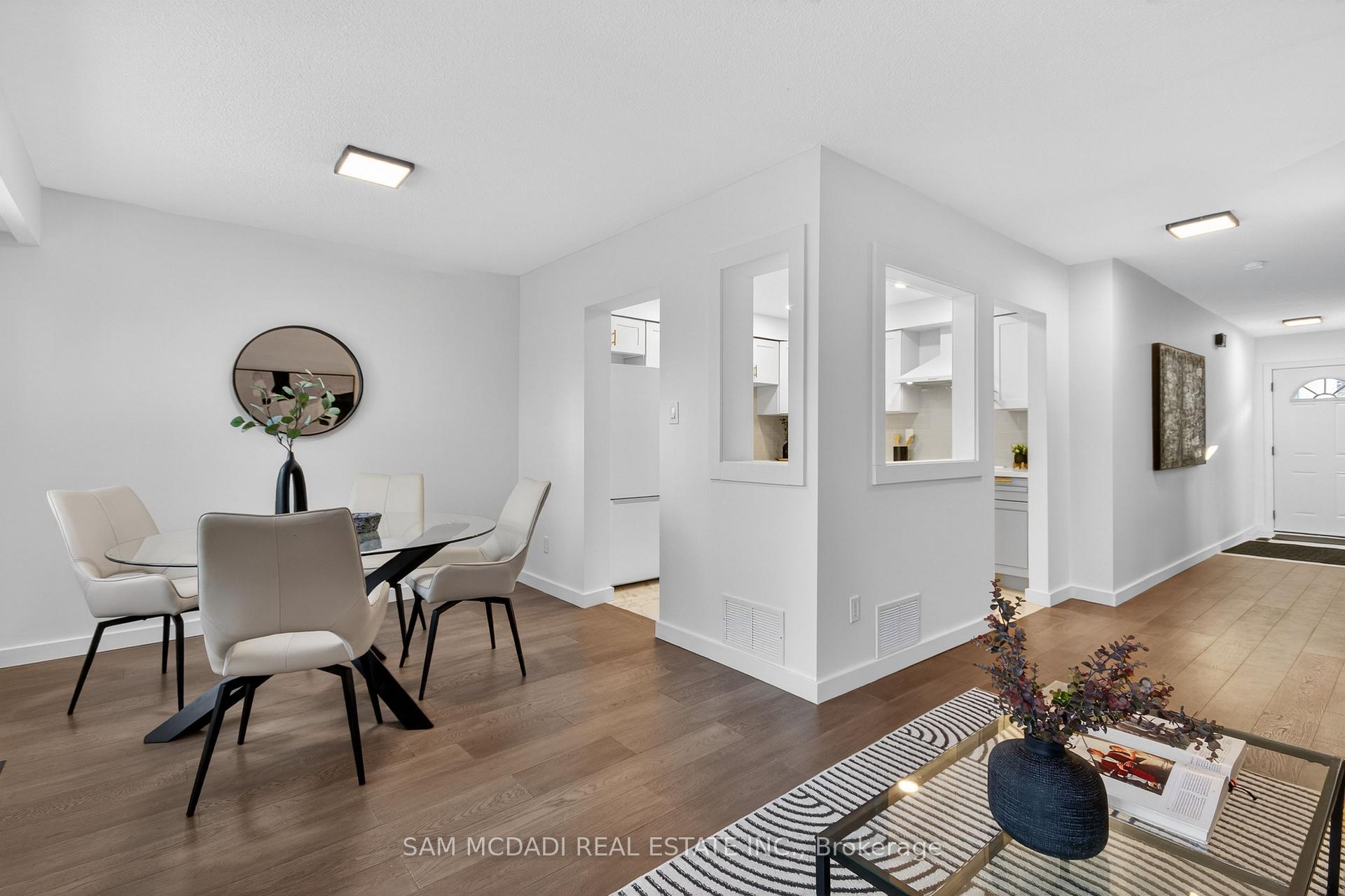 2120 Rathburn Road E 43