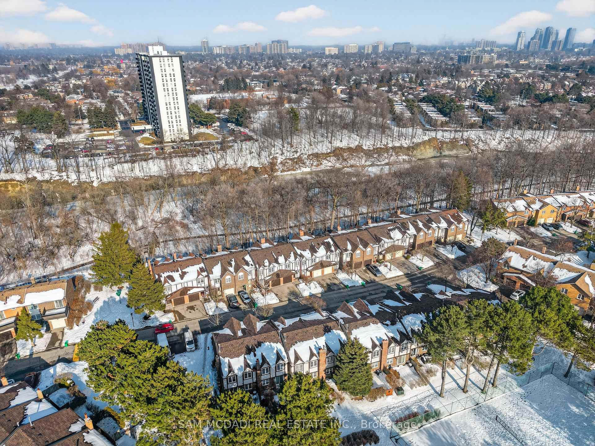 2120 Rathburn Road E 43