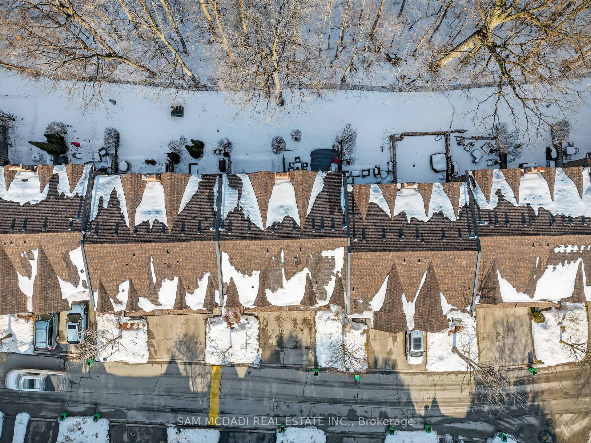 2120 Rathburn Road E 43