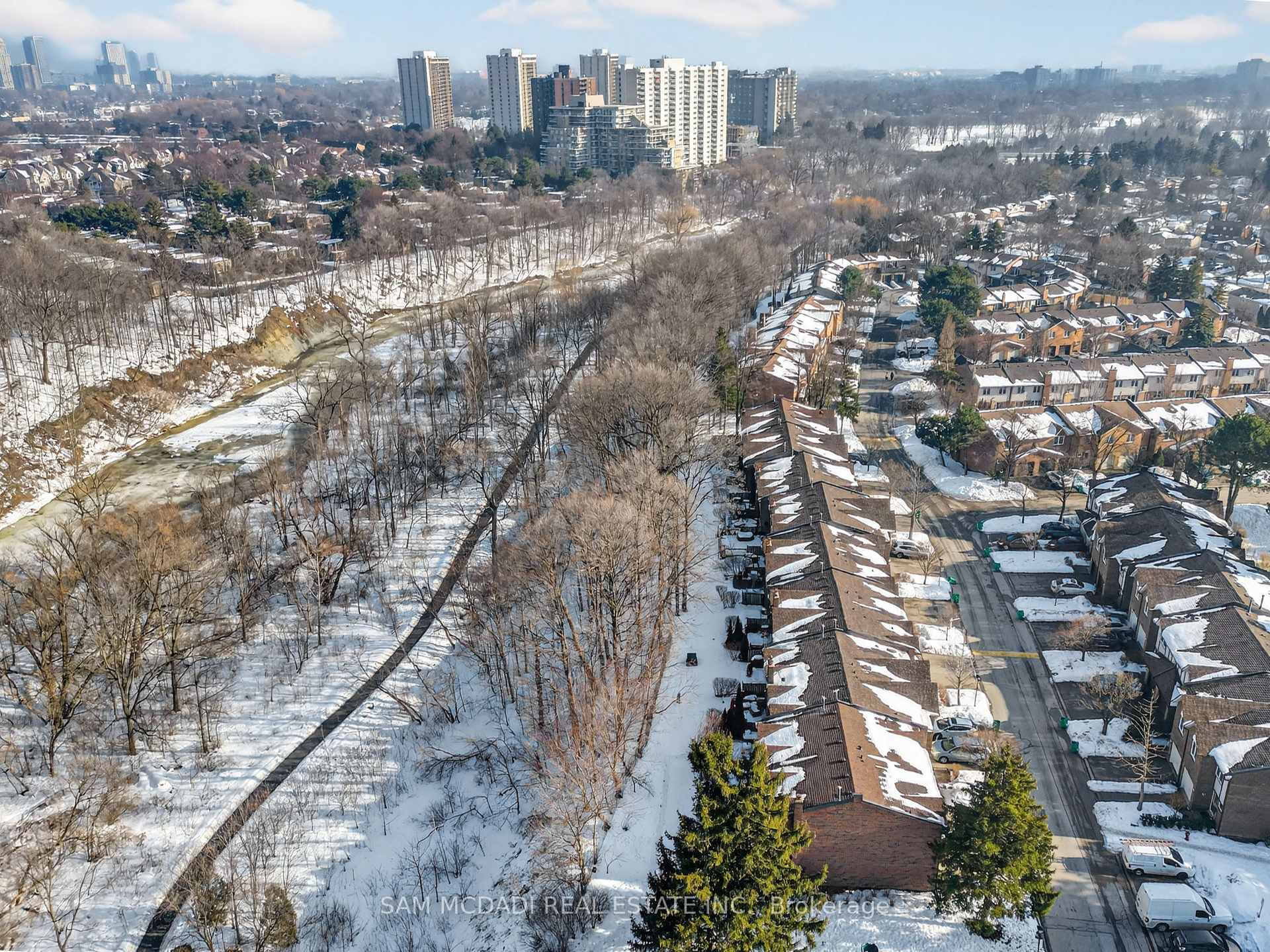 2120 Rathburn Road E 43