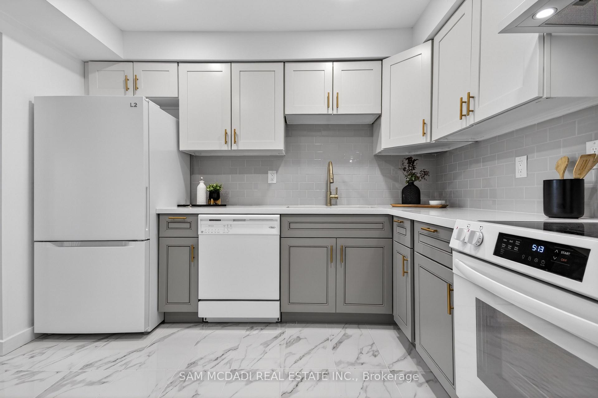 2120 Rathburn Road E 43