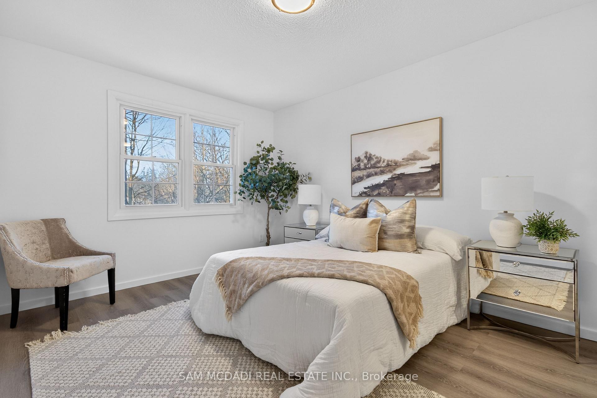 2120 Rathburn Road E 43