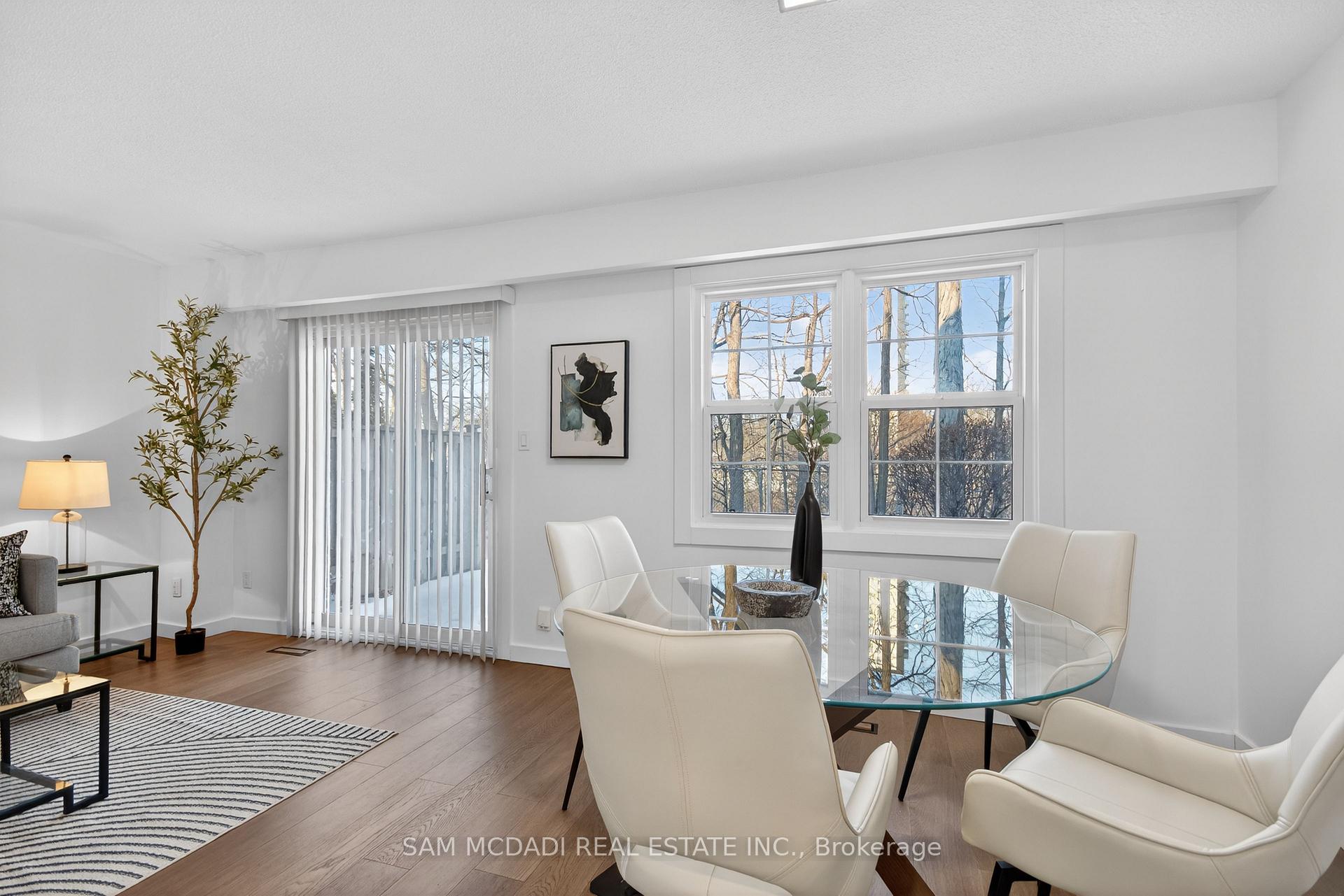 2120 Rathburn Road E 43