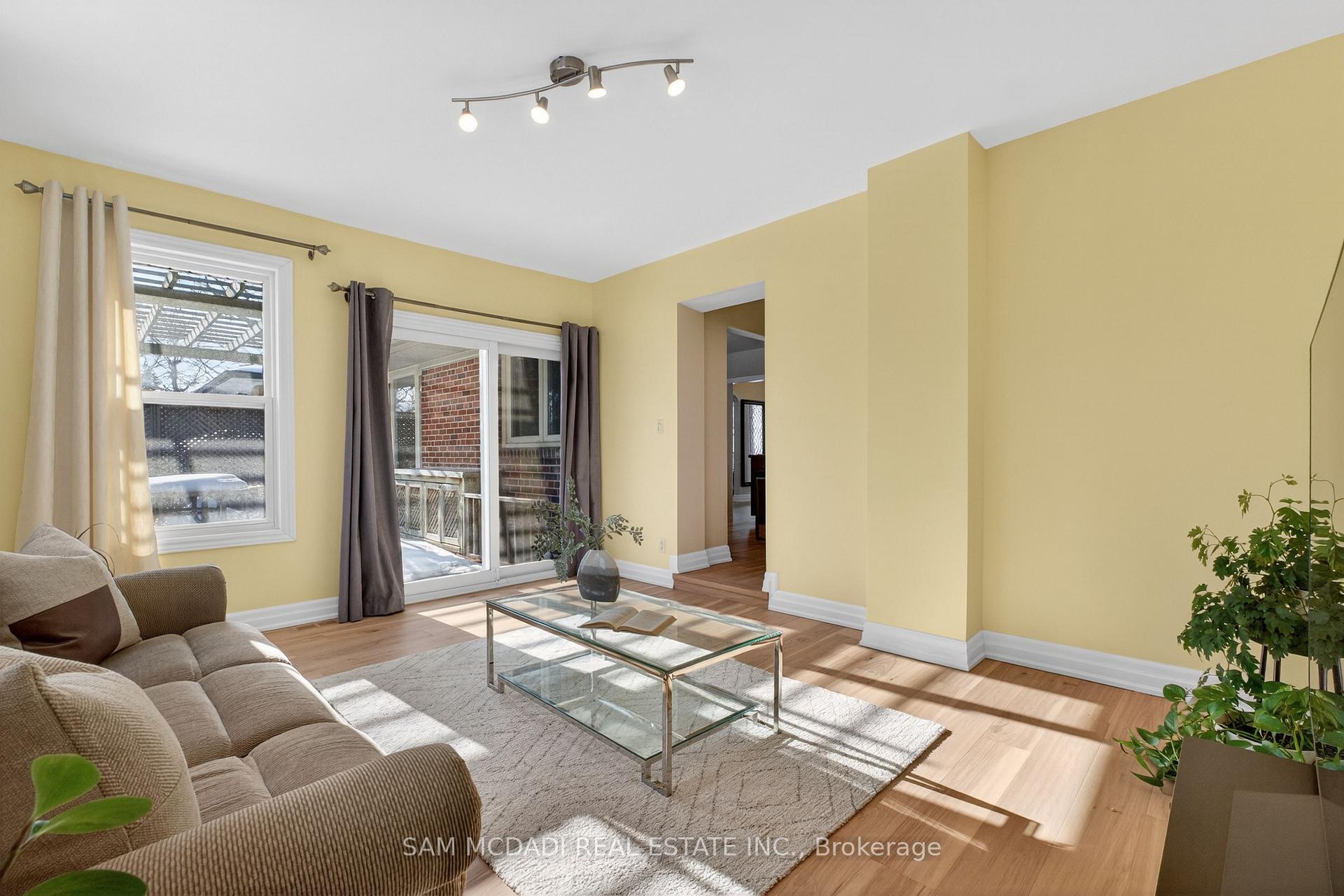 1655 Springwell Avenue